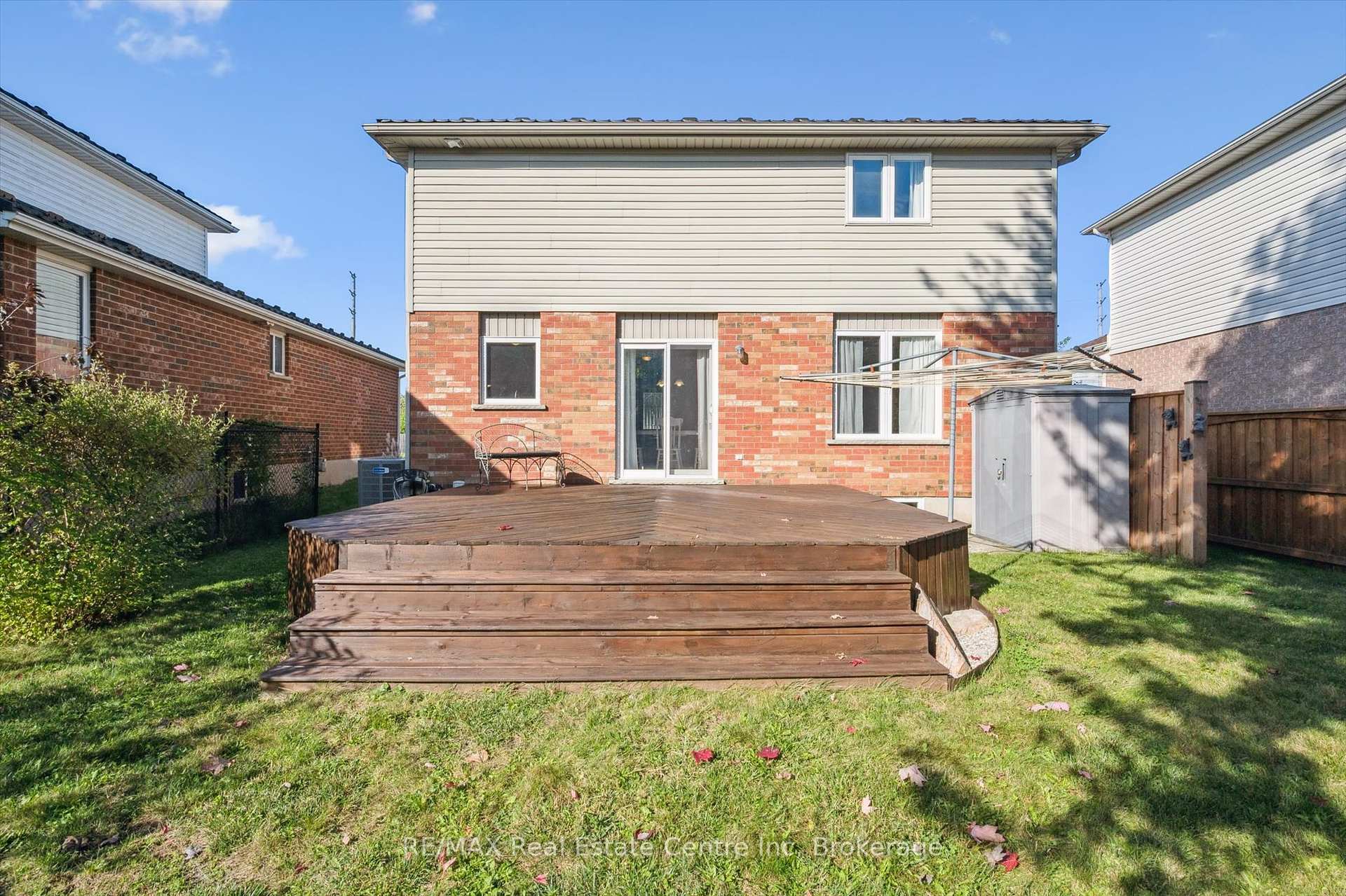 Photo 38 of 80 Clairfields Drive W, Guelph, Clairfields/Hanlon Business Park — HOMEH
