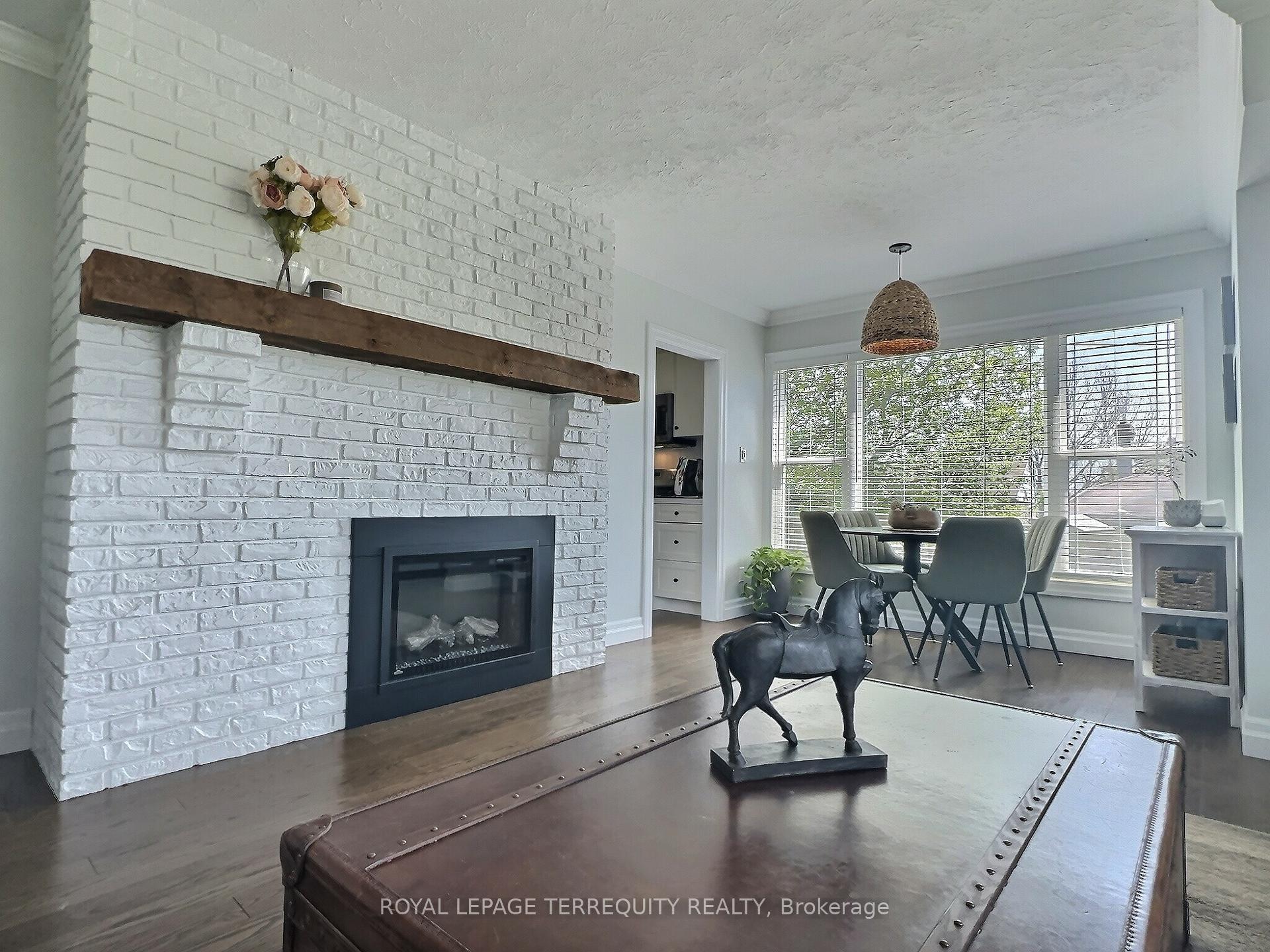 Photo 3 of 1289 Wecker Drive, Oshawa, Lakeview — HOMEH