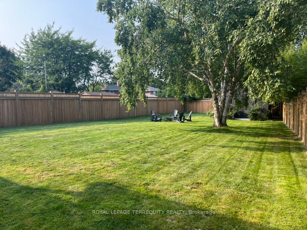 Photo 15 of 1289 Wecker Drive, Oshawa, Lakeview — HOMEH