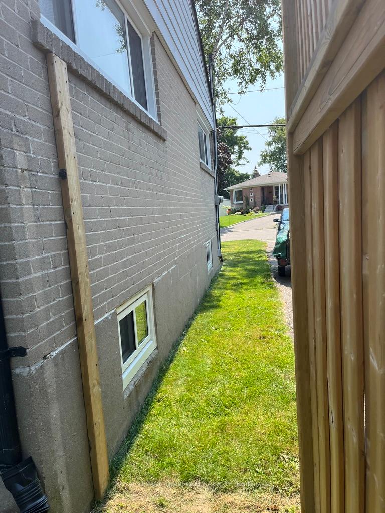 Photo 28 of 1289 Wecker Drive, Oshawa, Lakeview — HOMEH