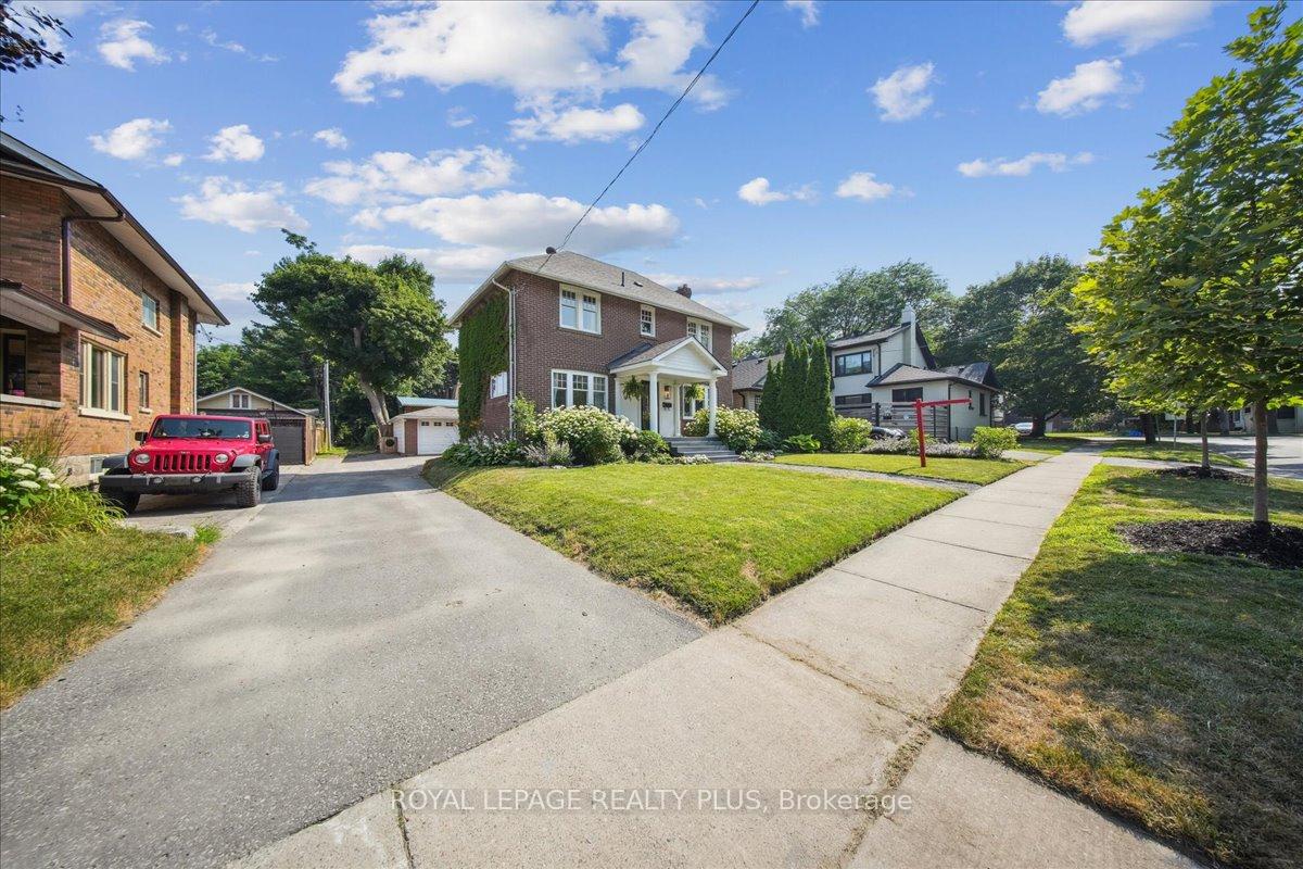Photo 38 of 11 Connaught Street, Oshawa, O'Neill — HOMEH