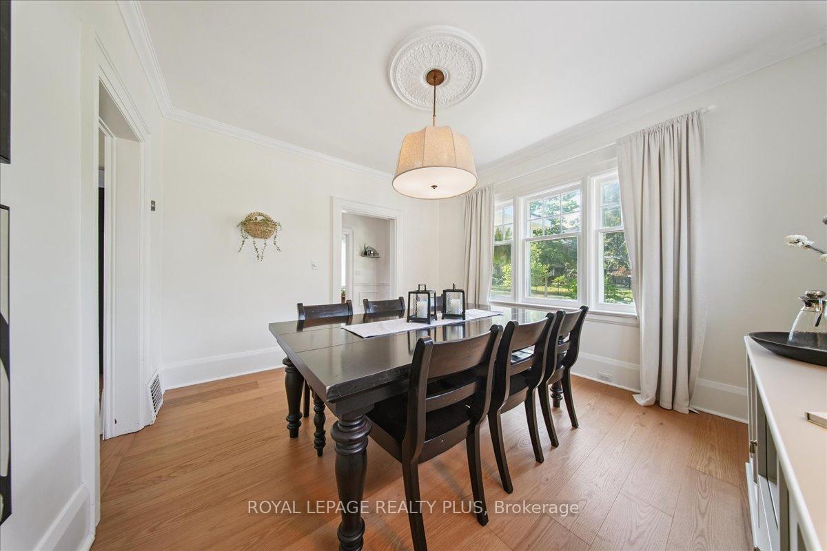 Photo 10 of 11 Connaught Street, Oshawa, O'Neill — HOMEH