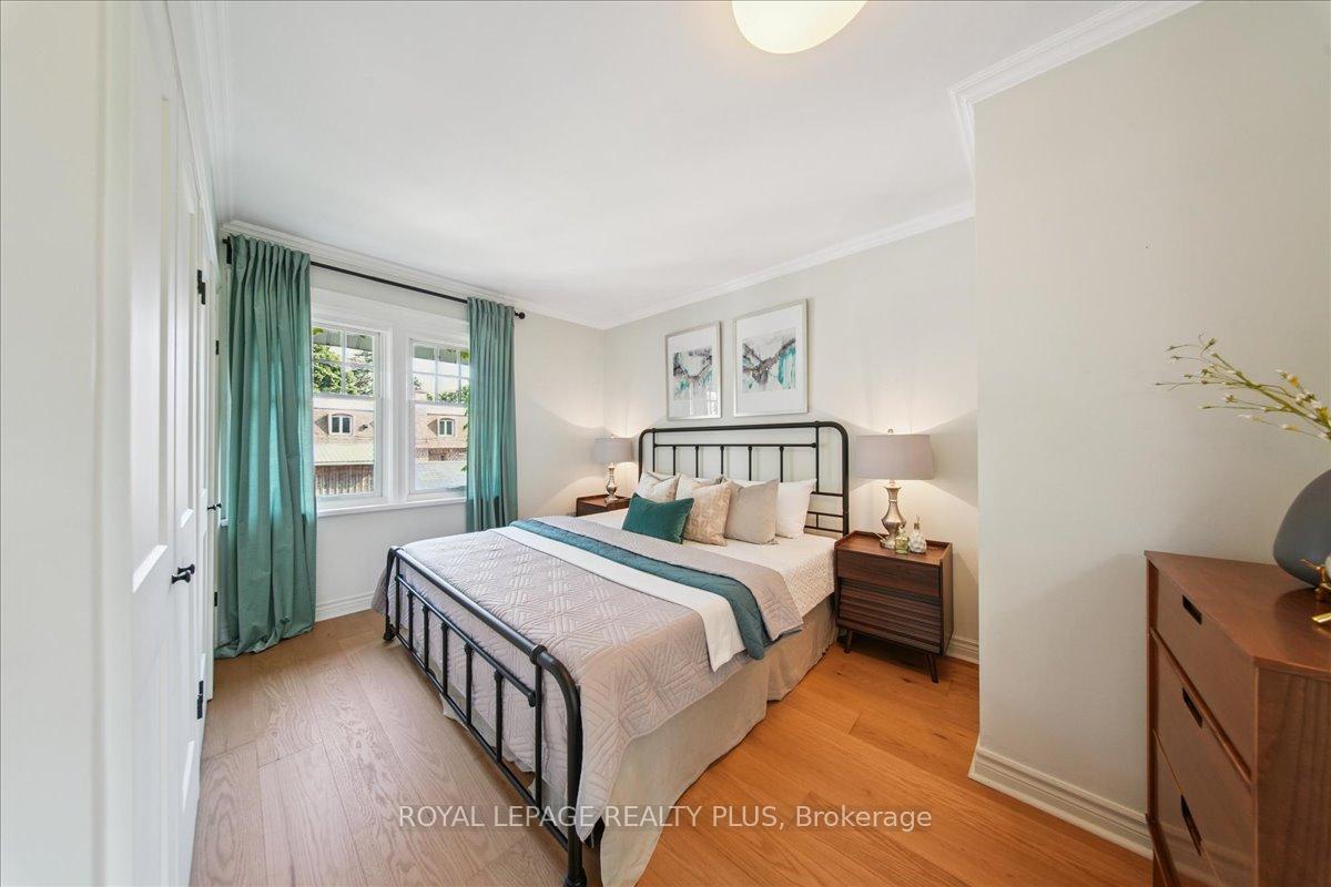 Photo 20 of 11 Connaught Street, Oshawa, O'Neill — HOMEH