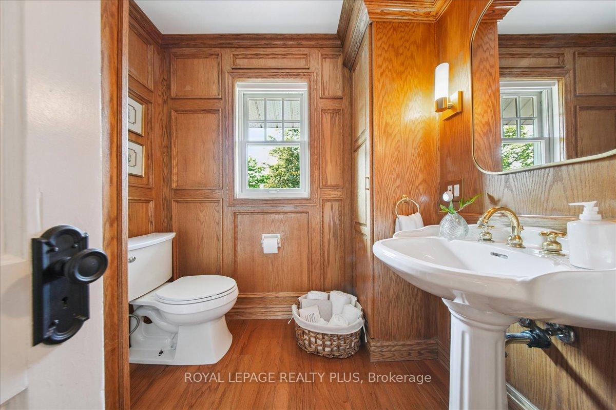 Photo 18 of 11 Connaught Street, Oshawa, O'Neill — HOMEH