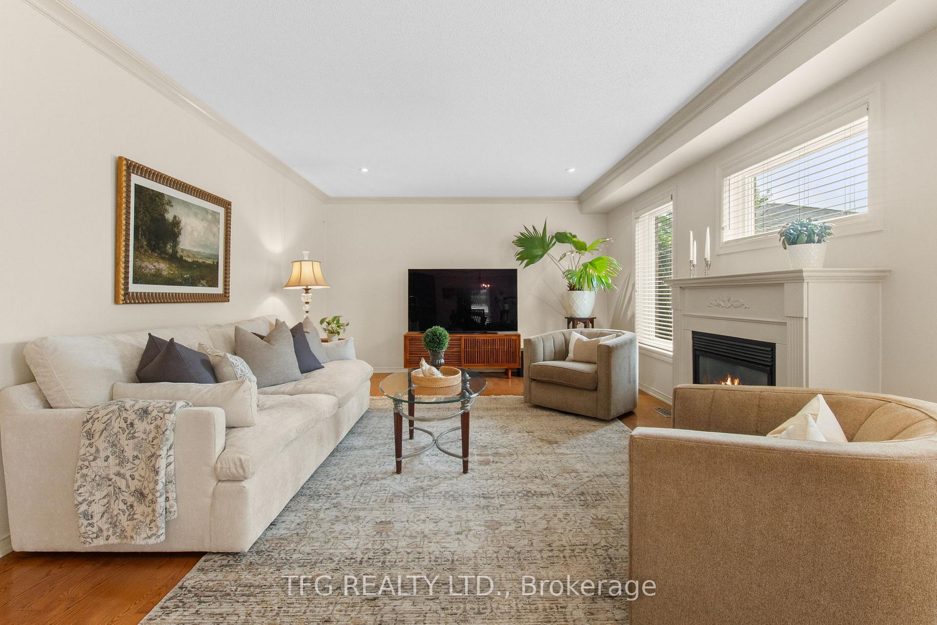 Photo 12 of 69 Carson Avenue, Whitby, Brooklin — HOMEH