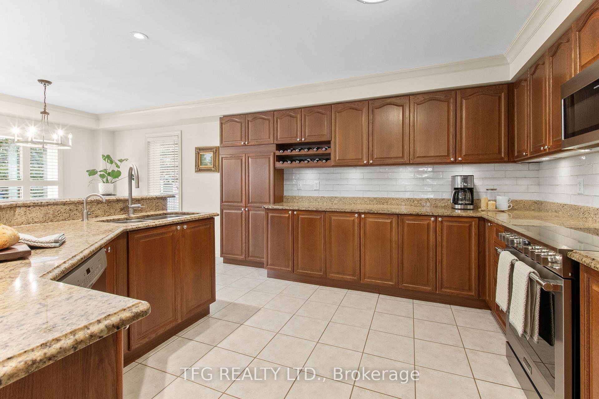 Photo 44 of 69 Carson Avenue, Whitby, Brooklin — HOMEH