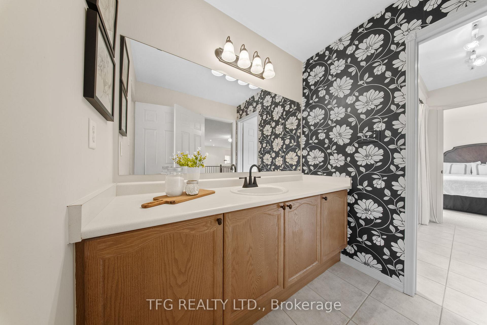 Photo 26 of 69 Carson Avenue, Whitby, Brooklin — HOMEH