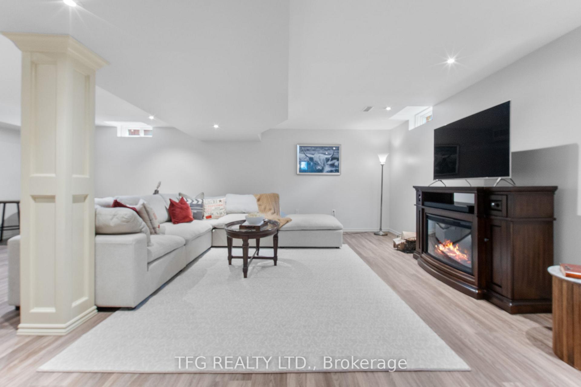 Photo 40 of 69 Carson Avenue, Whitby, Brooklin — HOMEH