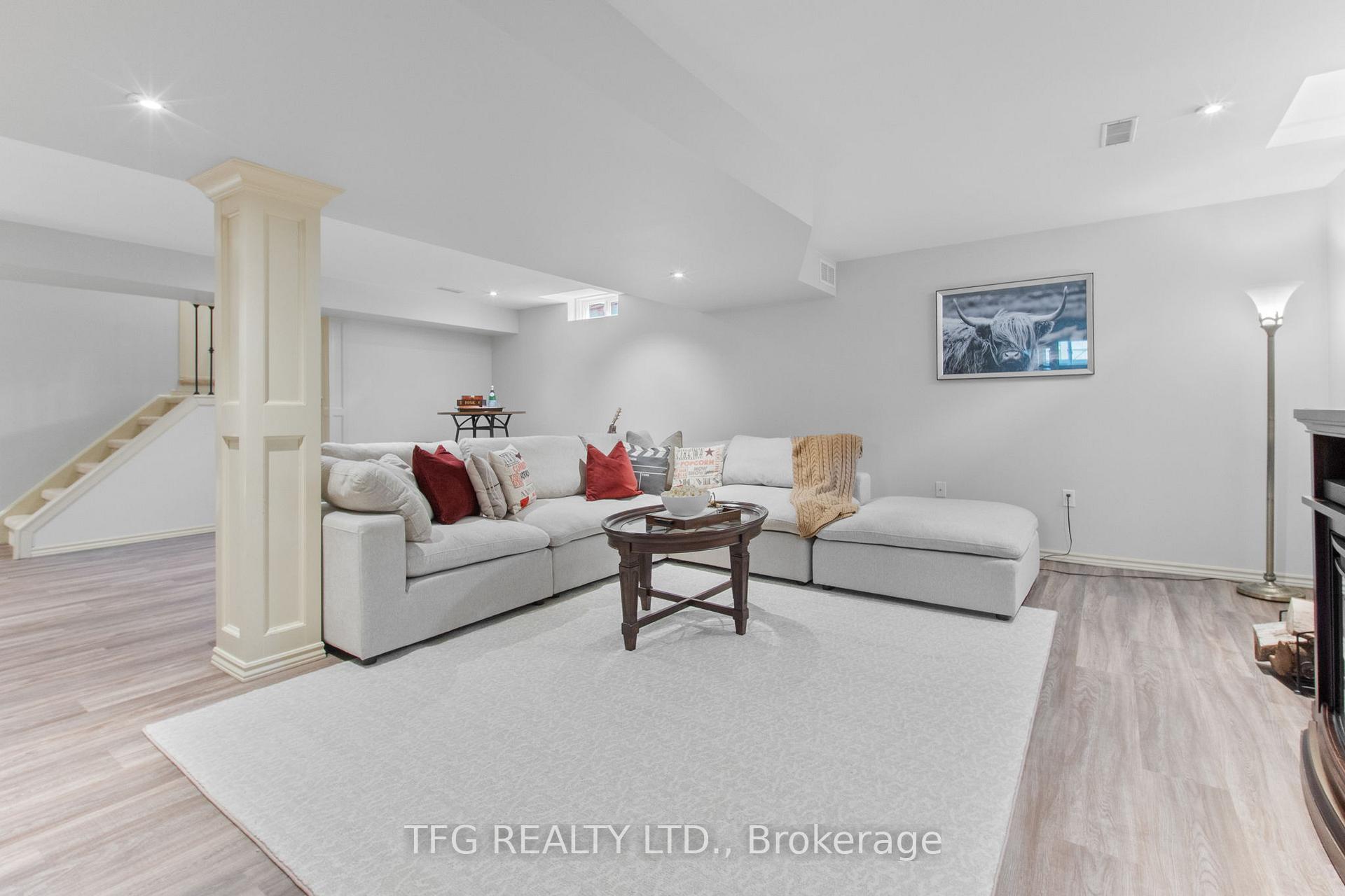 Photo 34 of 69 Carson Avenue, Whitby, Brooklin — HOMEH