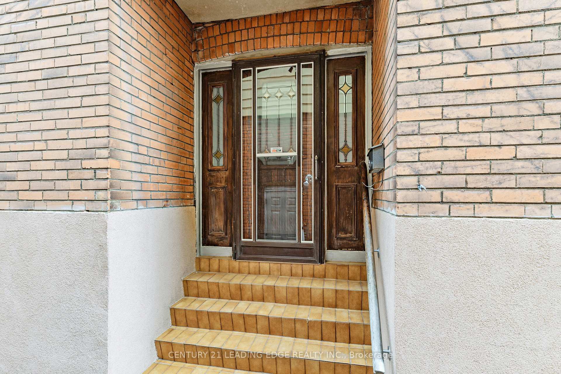 Photo 2 of 34 Chisholm Avenue, Toronto, East End-Danforth — HOMEH
