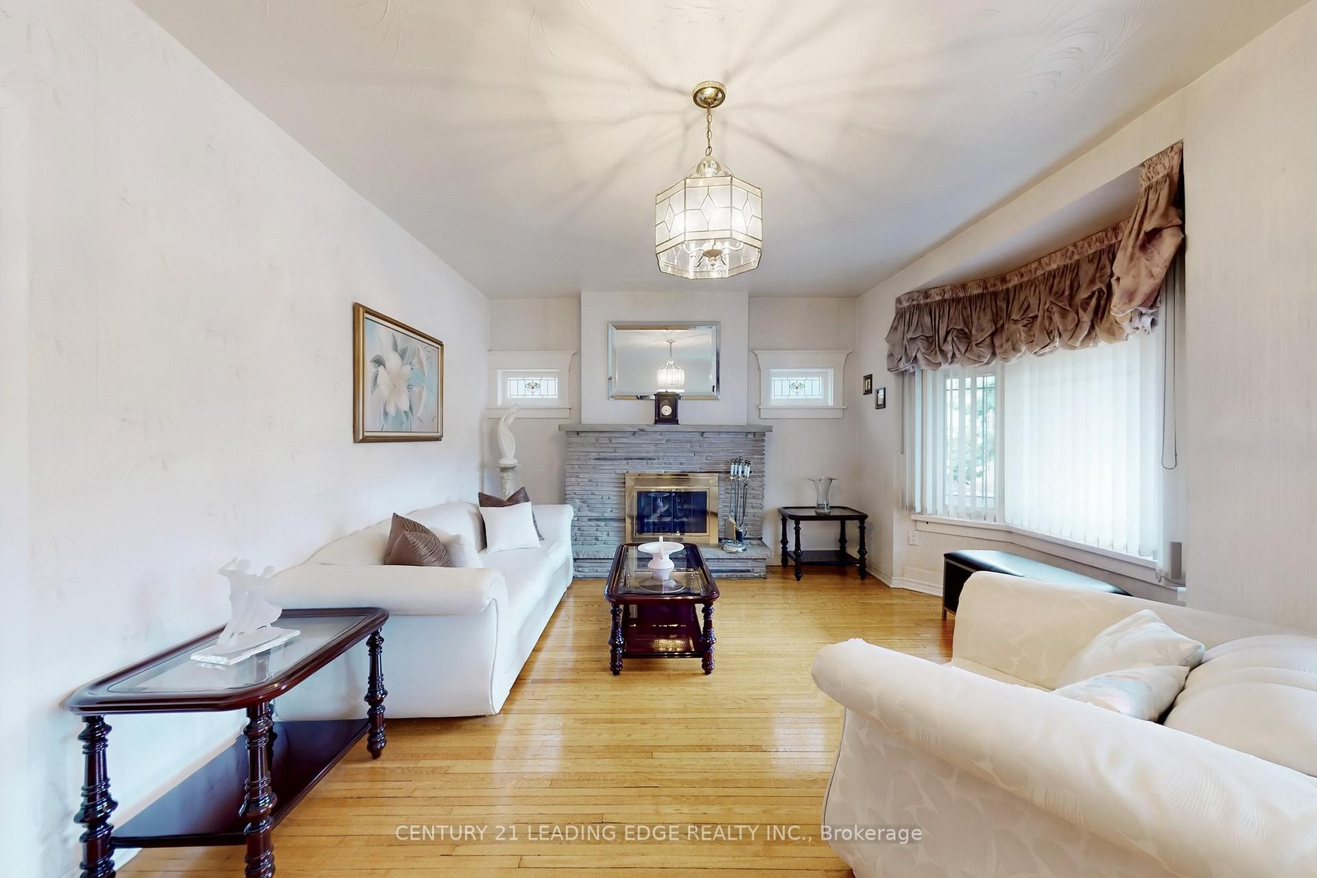 Photo 23 of 34 Chisholm Avenue, Toronto, East End-Danforth — HOMEH