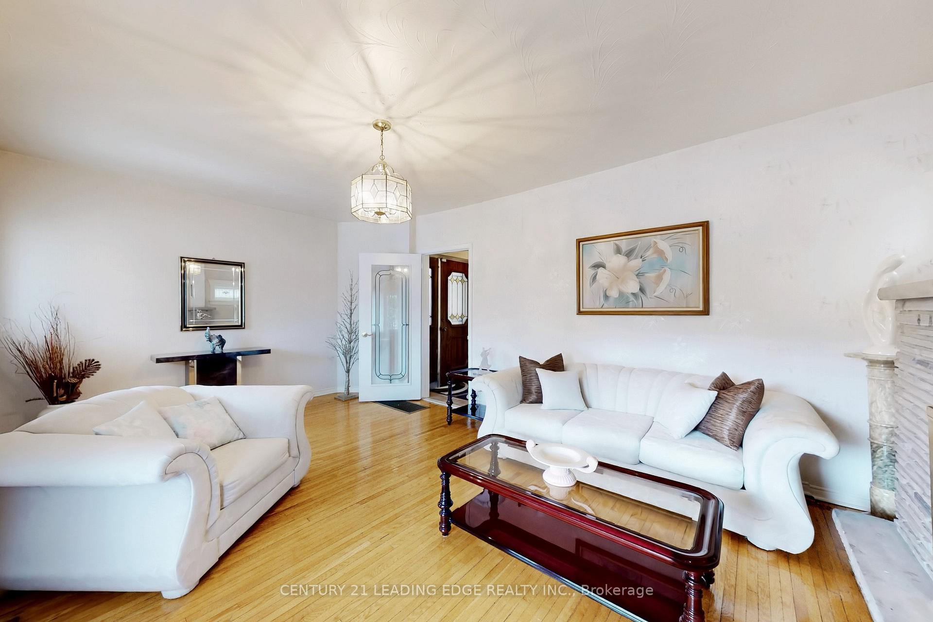 Photo 6 of 34 Chisholm Avenue, Toronto, East End-Danforth — HOMEH