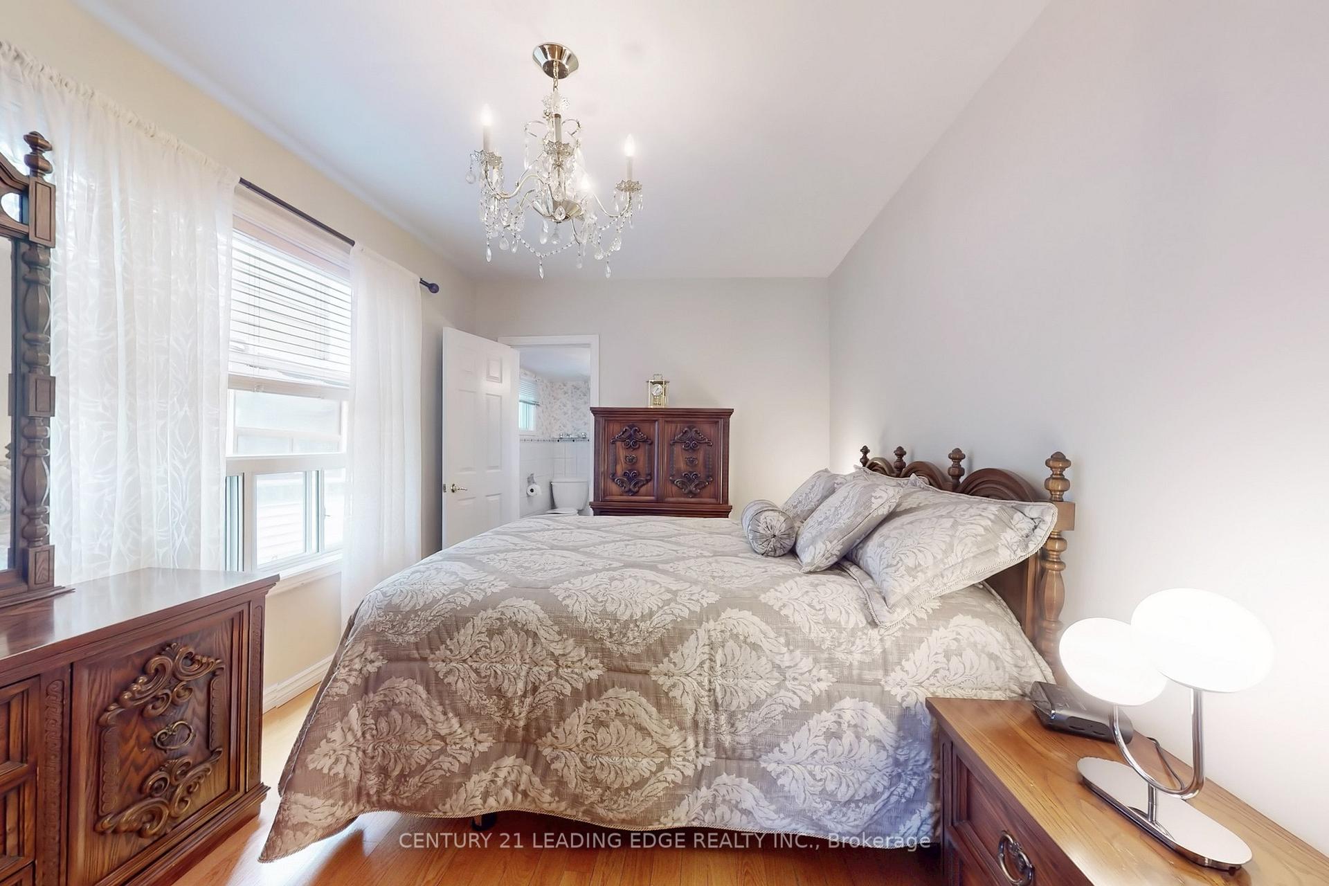 Photo 28 of 34 Chisholm Avenue, Toronto, East End-Danforth — HOMEH