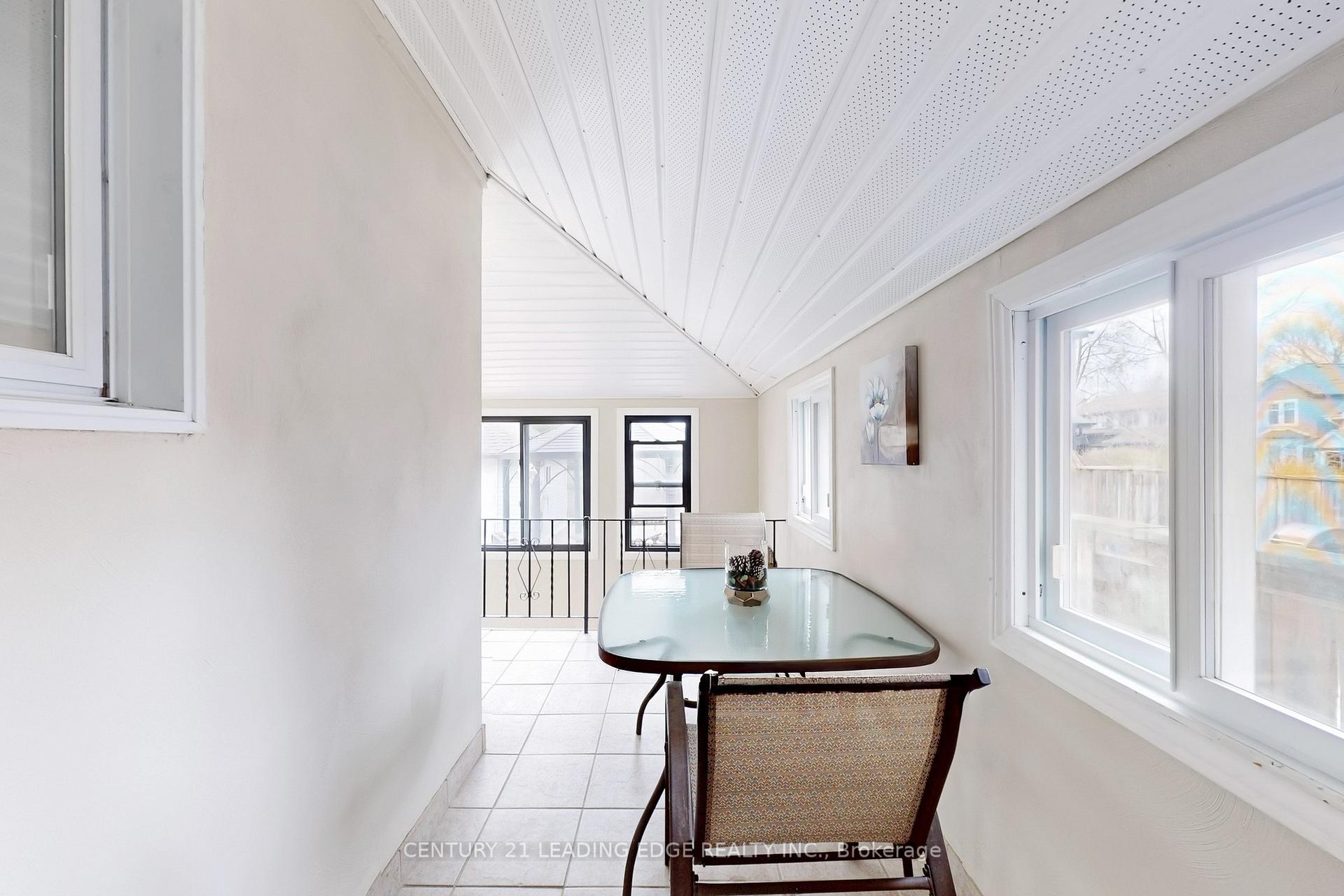 Photo 11 of 34 Chisholm Avenue, Toronto, East End-Danforth — HOMEH