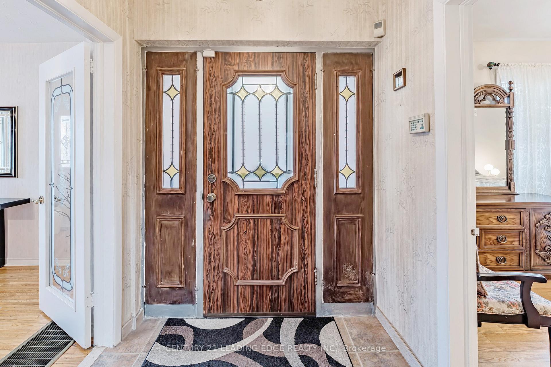 Photo 17 of 34 Chisholm Avenue, Toronto, East End-Danforth — HOMEH