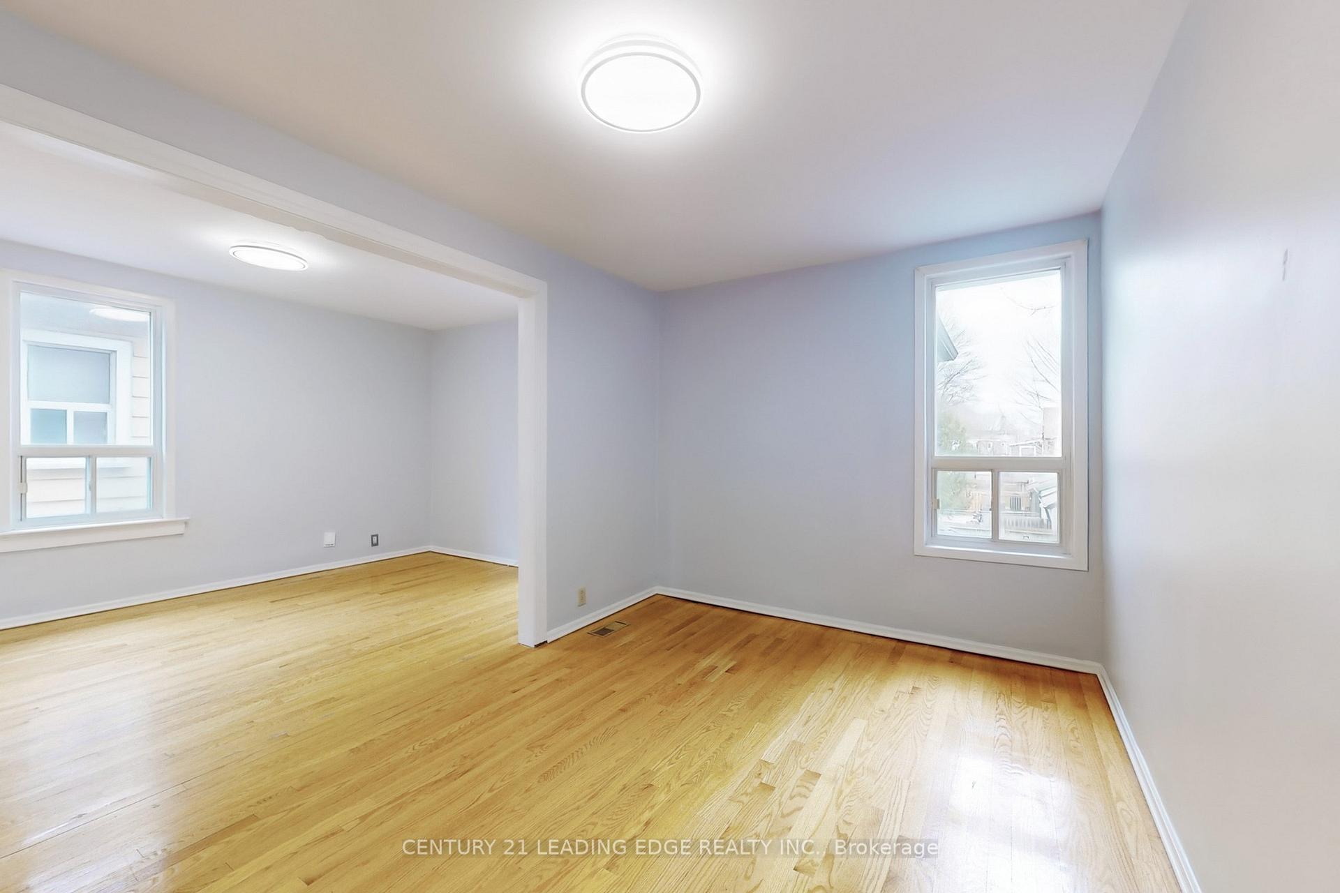Photo 12 of 34 Chisholm Avenue, Toronto, East End-Danforth — HOMEH