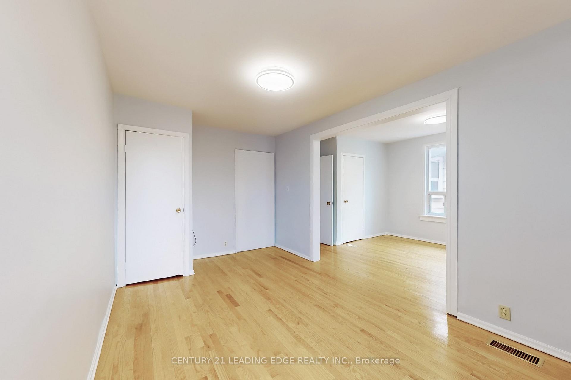 Photo 30 of 34 Chisholm Avenue, Toronto, East End-Danforth — HOMEH