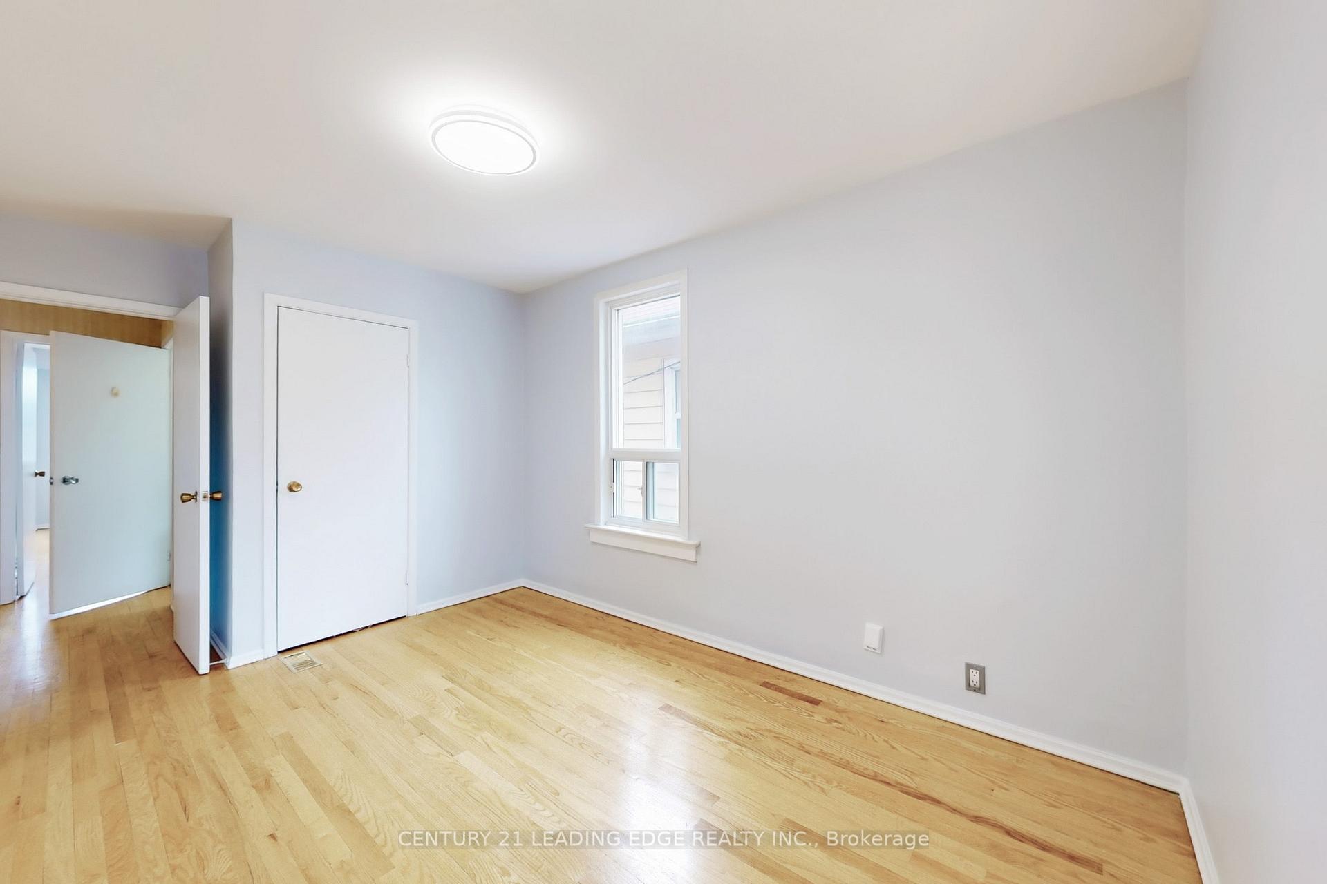 Photo 15 of 34 Chisholm Avenue, Toronto, East End-Danforth — HOMEH