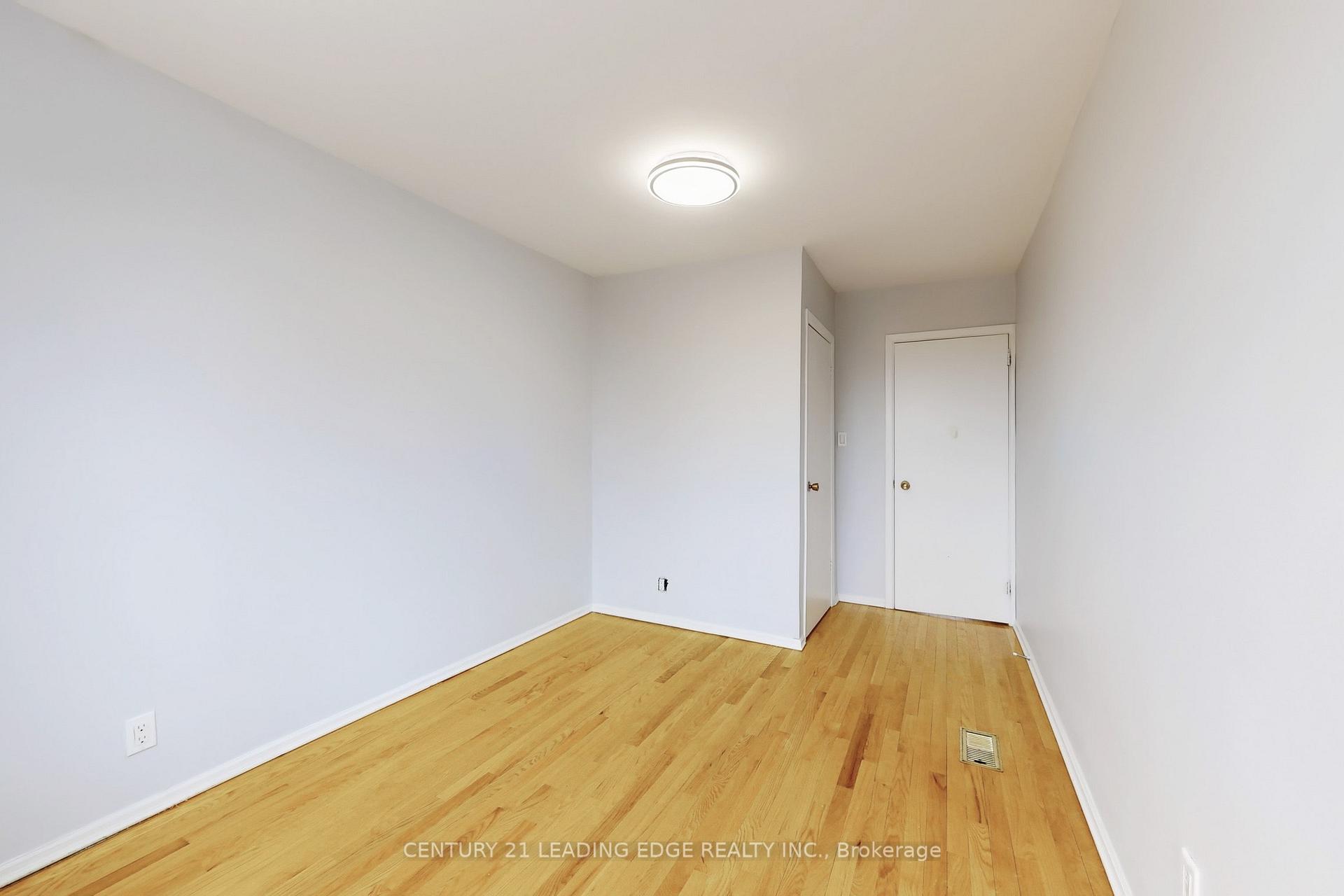 Photo 24 of 34 Chisholm Avenue, Toronto, East End-Danforth — HOMEH