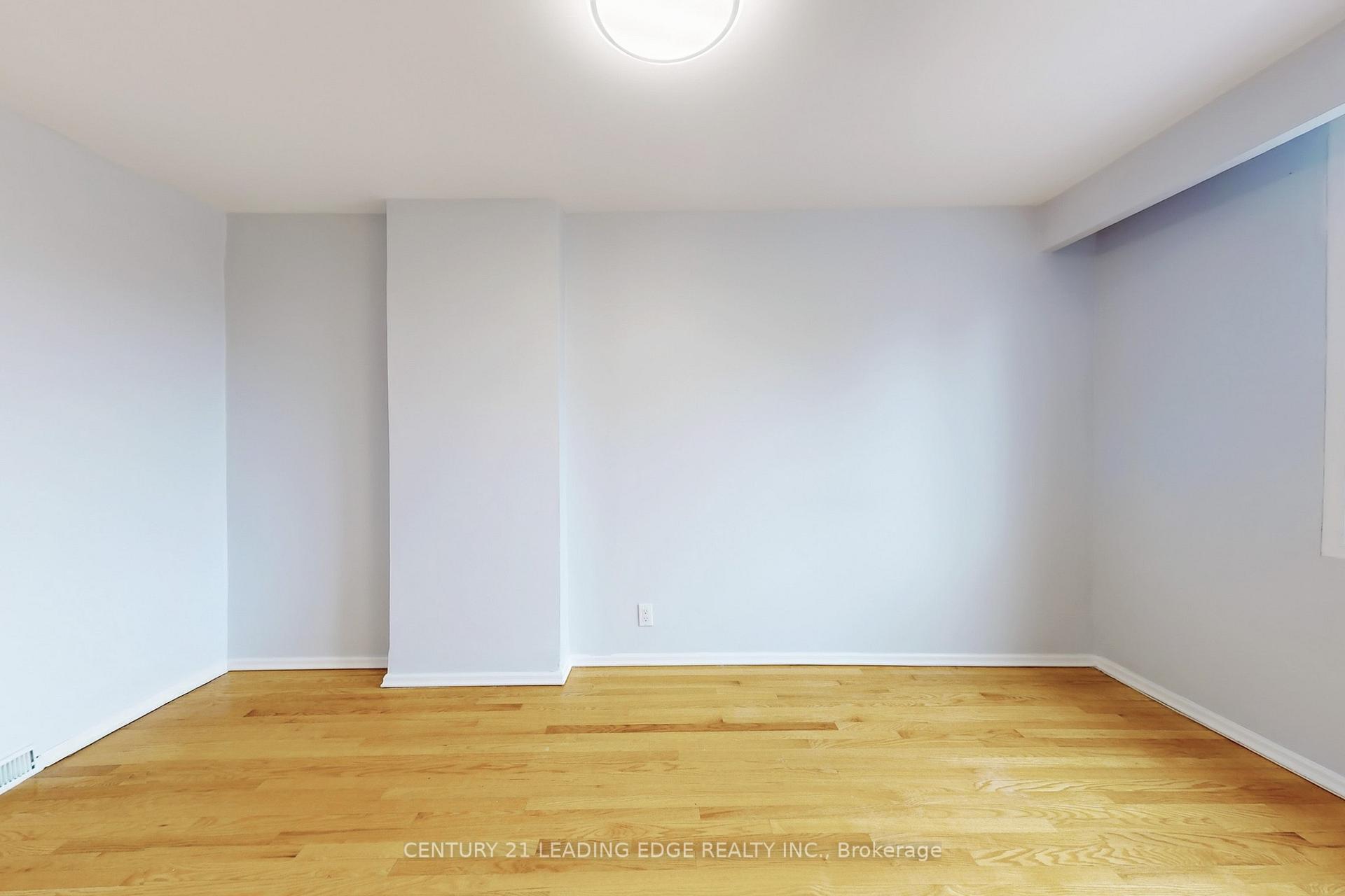 Photo 27 of 34 Chisholm Avenue, Toronto, East End-Danforth — HOMEH