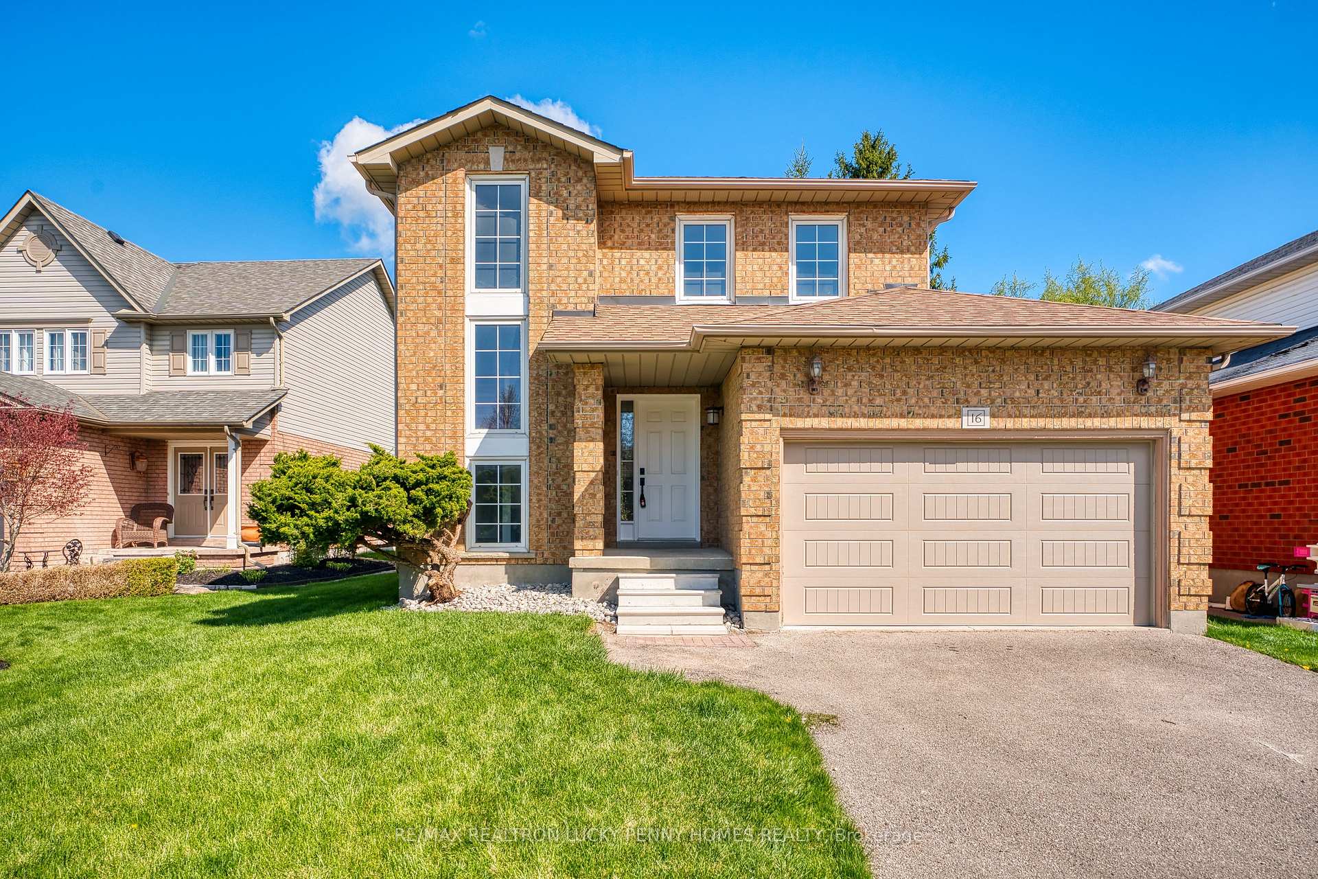 Photo 21 of 16 Wabbokish Court, Clarington, Courtice — HOMEH