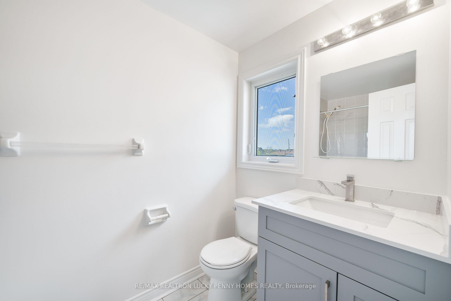 Photo 8 of 16 Wabbokish Court, Clarington, Courtice — HOMEH