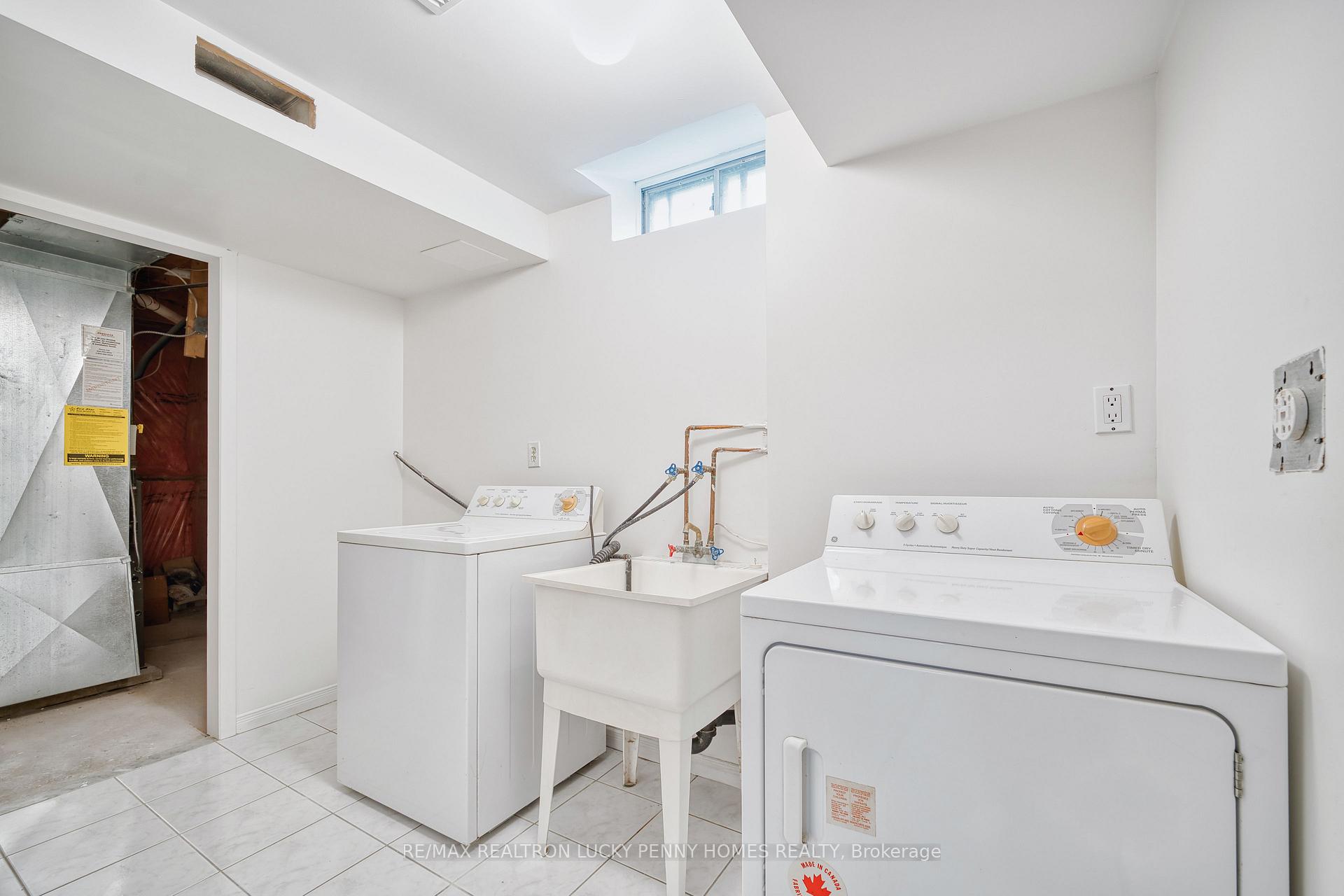 Photo 25 of 16 Wabbokish Court, Clarington, Courtice — HOMEH