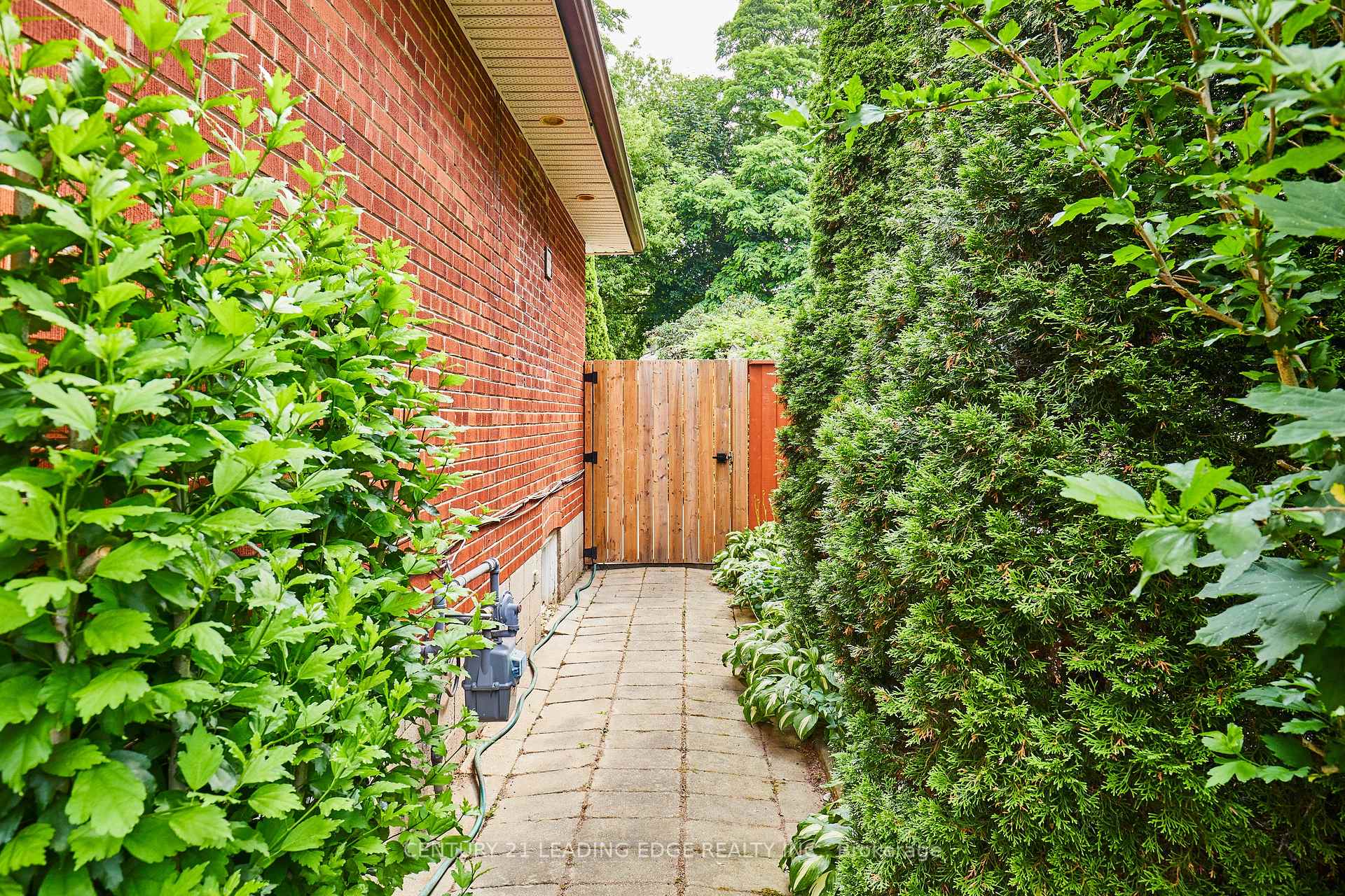 Photo 31 of 11 St Quentin Avenue, Scarborough, Cliffcrest — HOMEH