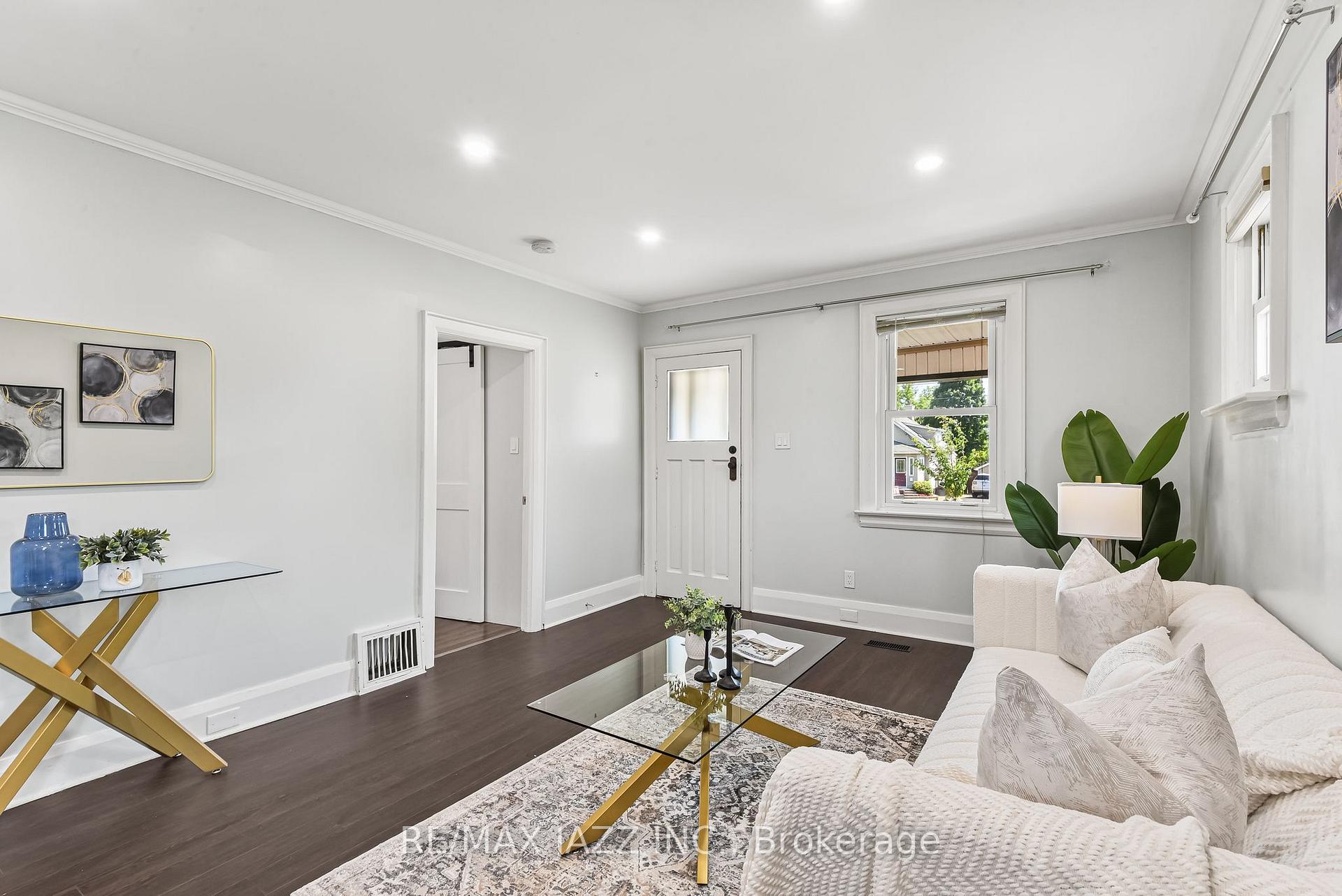 Photo 5 of 110 Gibbons Street, Oshawa, McLaughlin — HOMEH