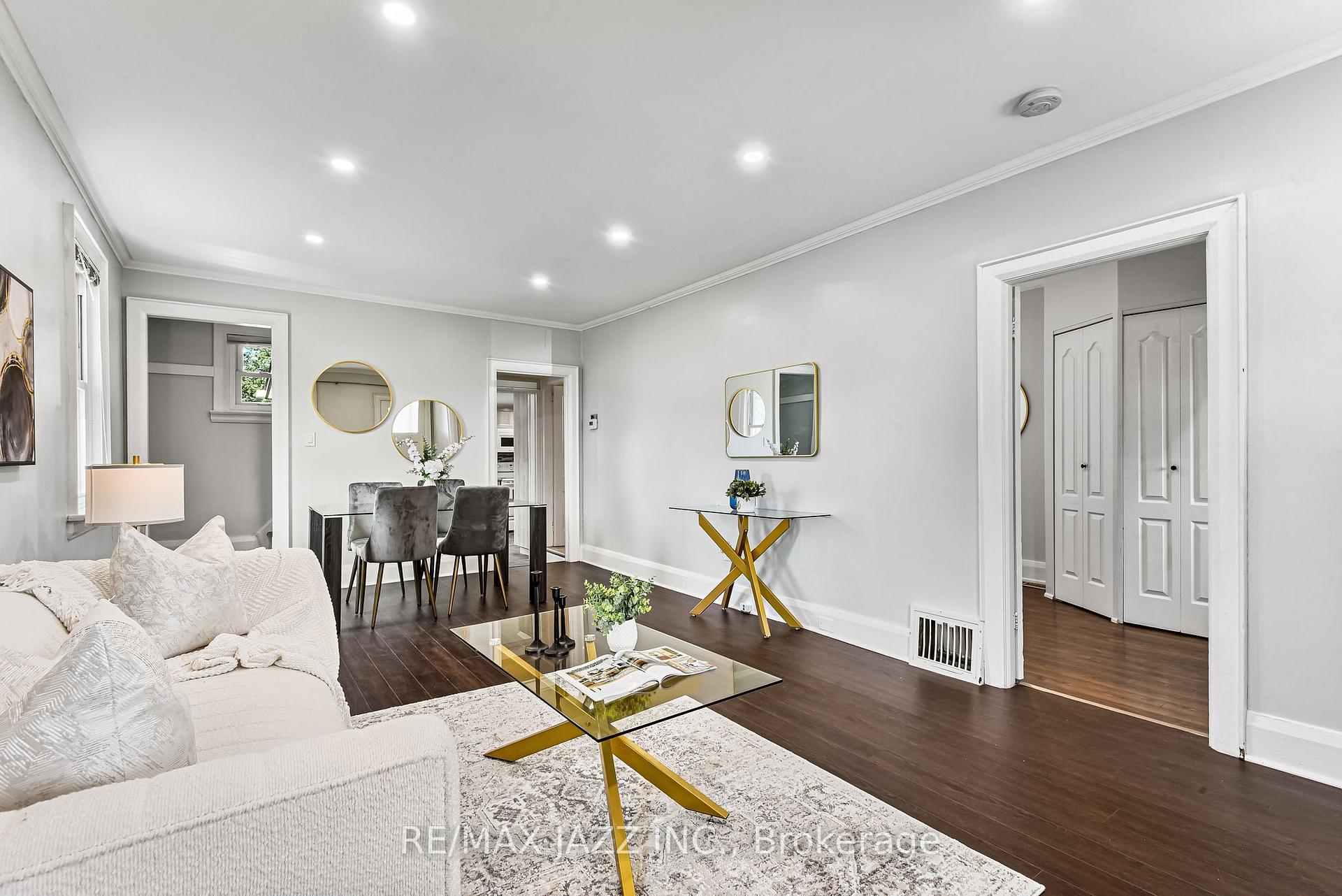 Photo 4 of 110 Gibbons Street, Oshawa, McLaughlin — HOMEH