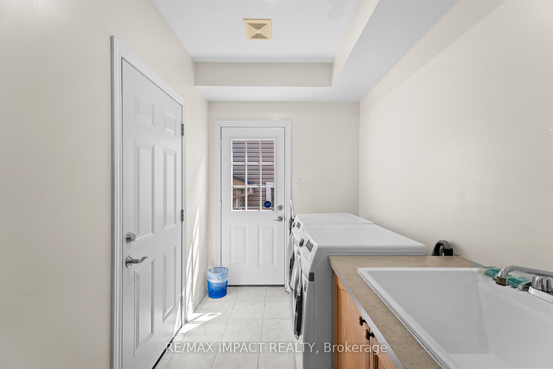 Photo 9 of 1615 Coldstream Drive, Oshawa, Taunton — HOMEH