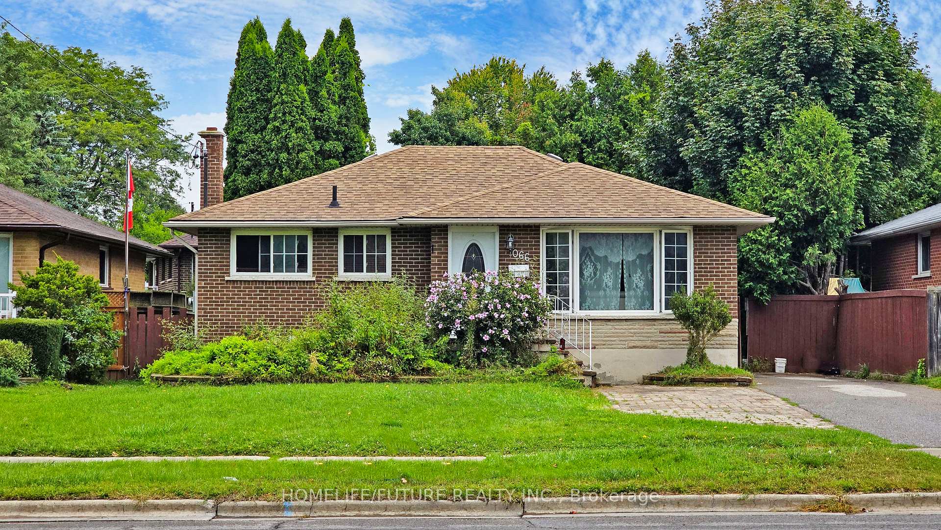 Photo 1 of 1066 Olive Avenue, Oshawa, Donevan — HOMEH