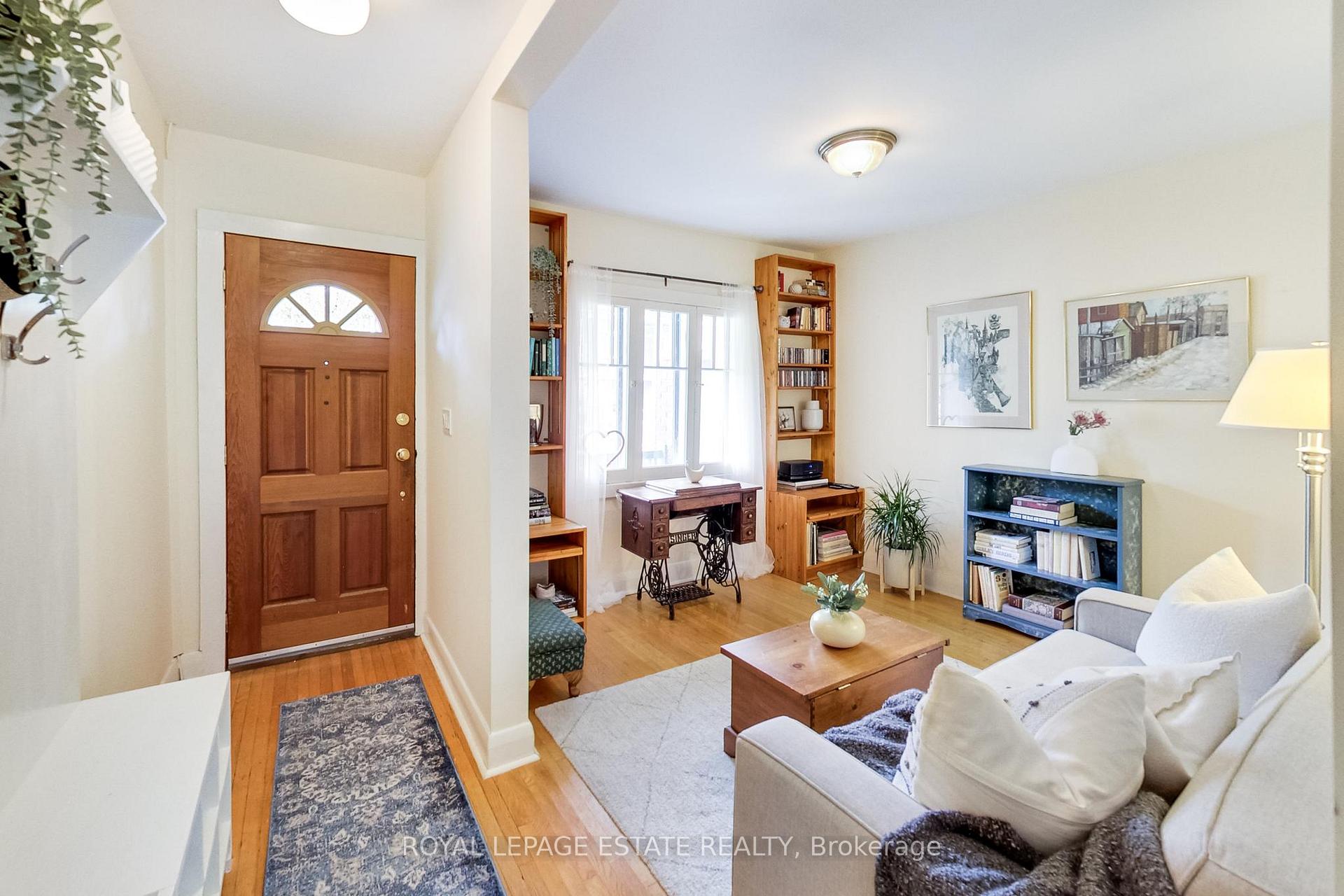 Photo 2 of 127 King Edward Avenue, Toronto, Woodbine-Lumsden — HOMEH