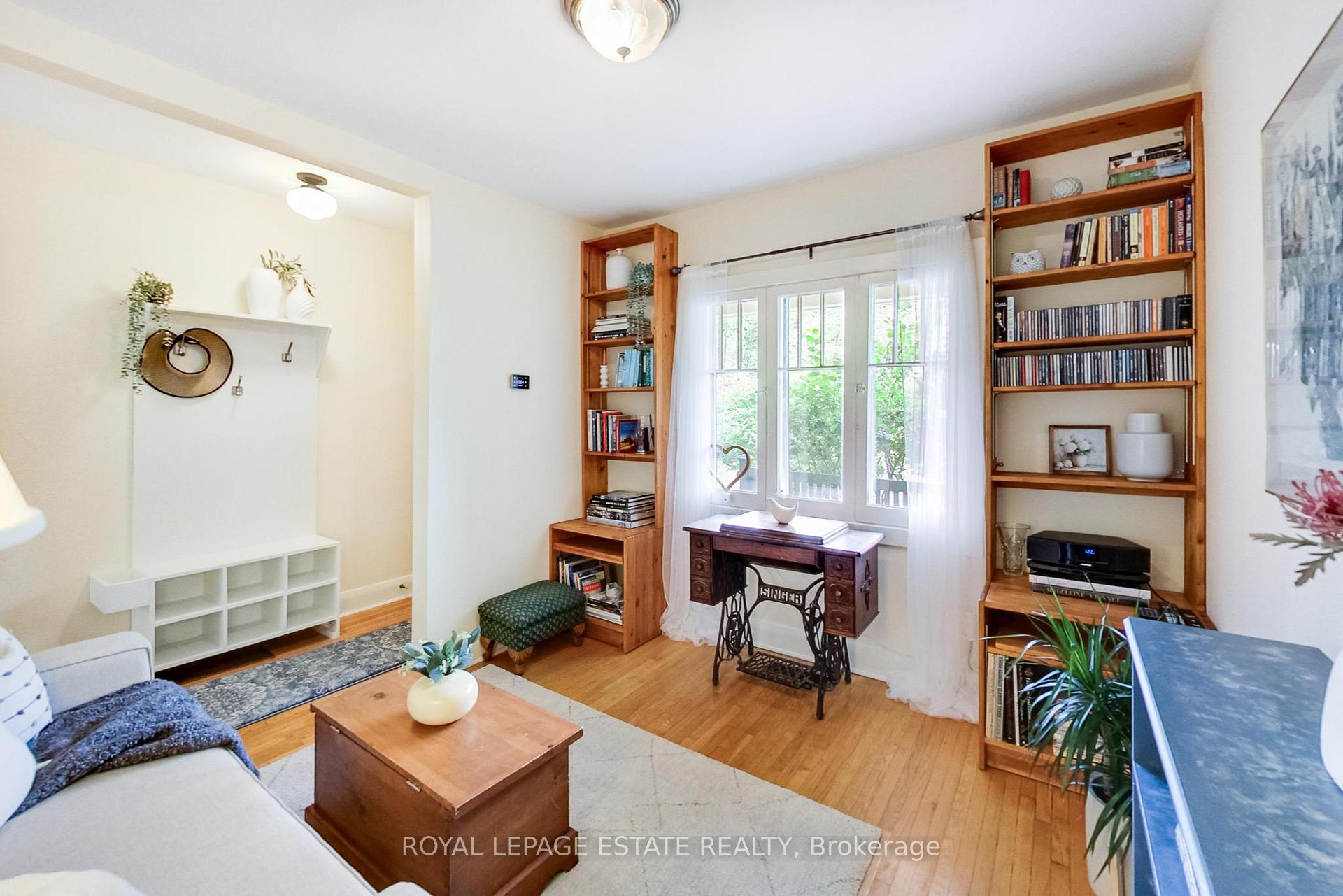 Photo 29 of 127 King Edward Avenue, Toronto, Woodbine-Lumsden — HOMEH