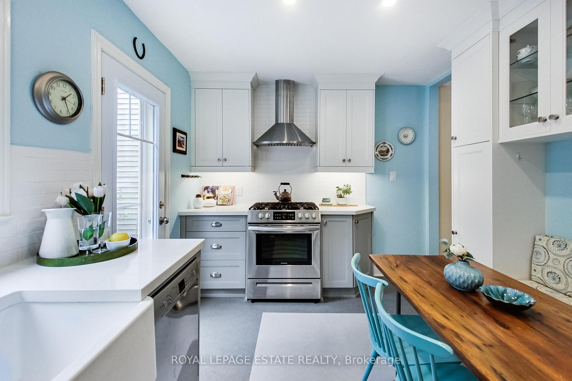 Photo 4 of 127 King Edward Avenue, Toronto, Woodbine-Lumsden — HOMEH