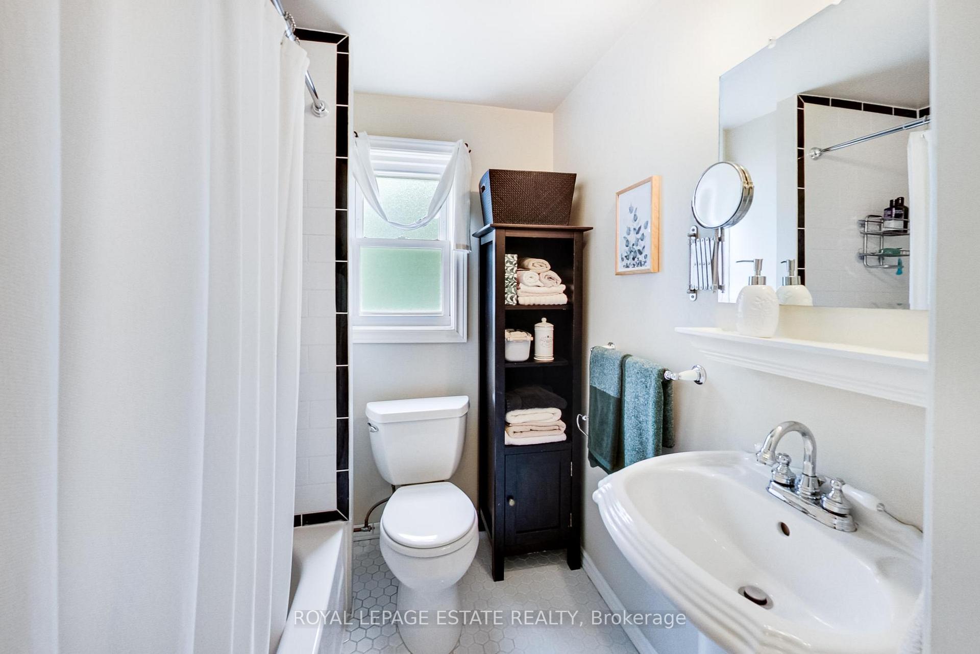 Photo 15 of 127 King Edward Avenue, Toronto, Woodbine-Lumsden — HOMEH