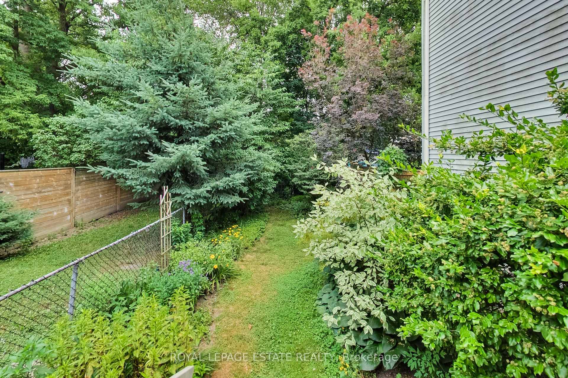 Photo 24 of 127 King Edward Avenue, Toronto, Woodbine-Lumsden — HOMEH