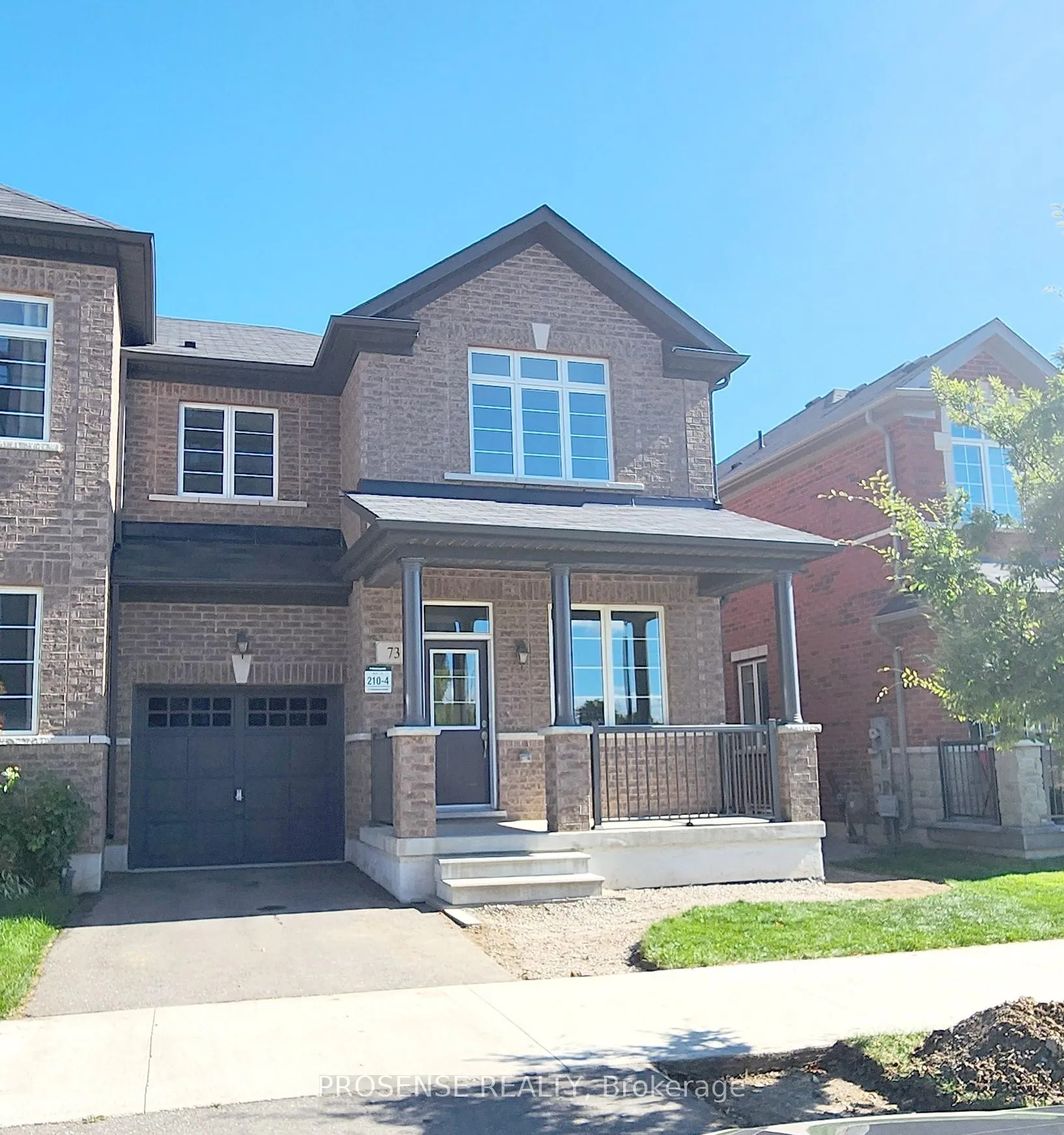 Photo 2 of 73 Riverwalk Drive, Hamilton, Waterdown — HOMEH