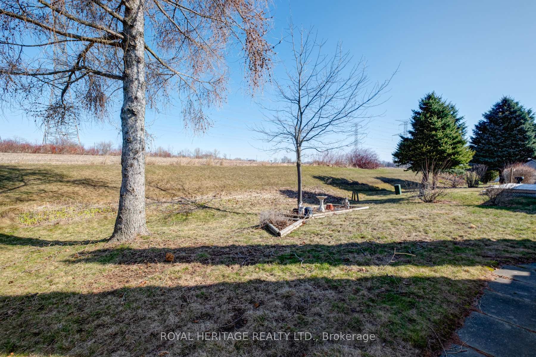 Photo 10 of 46 Wilmot Trail, Clarington, Newcastle — HOMEH