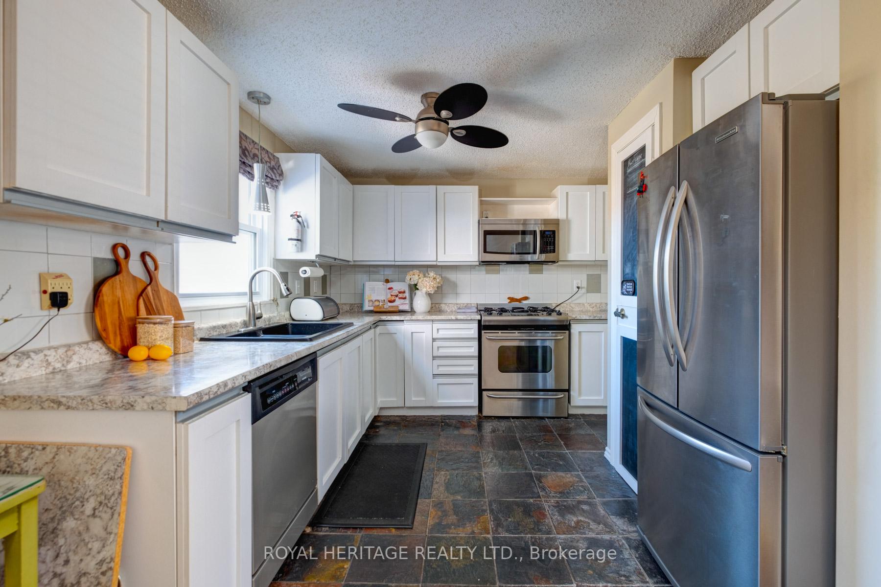 Photo 19 of 46 Wilmot Trail, Clarington, Newcastle — HOMEH