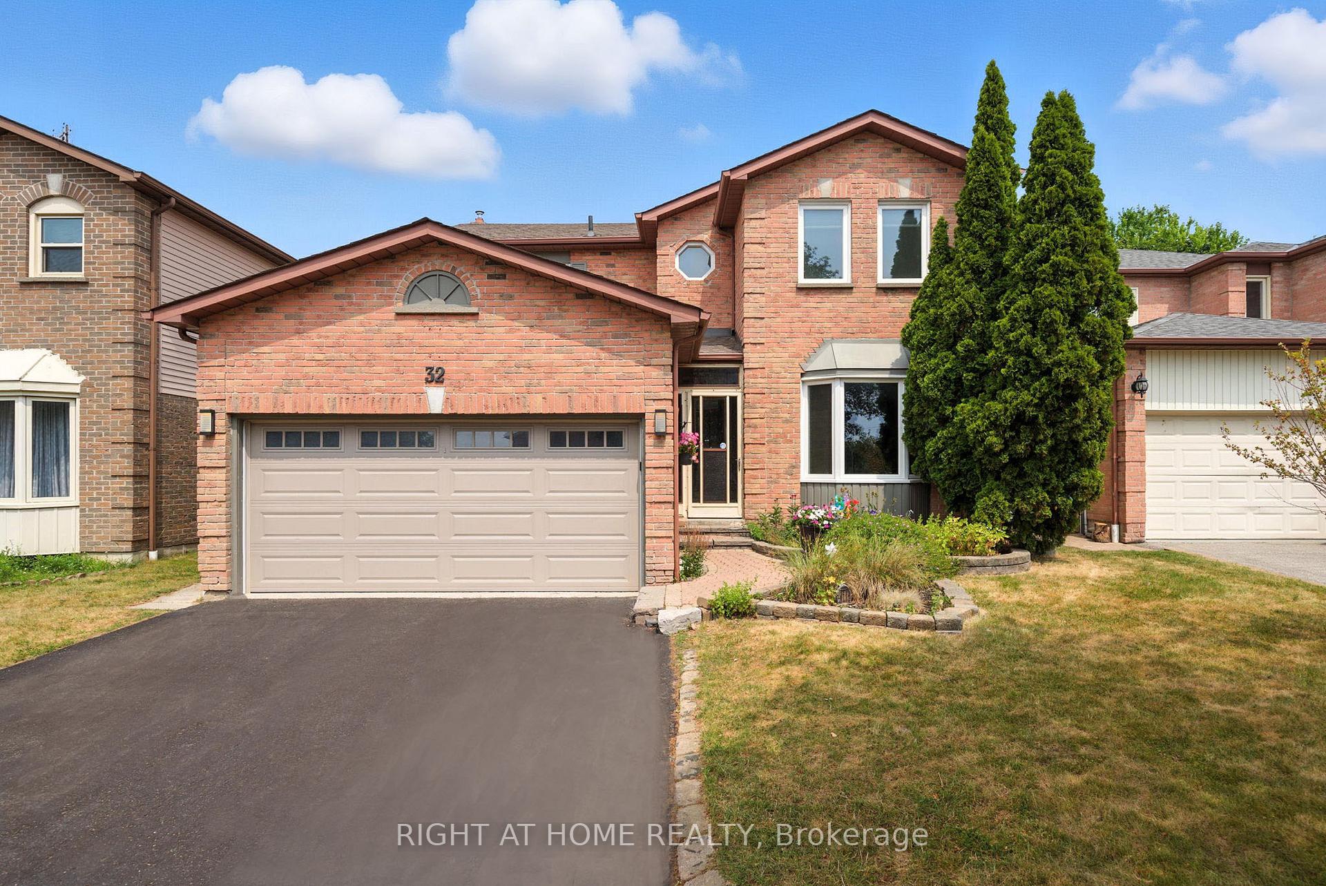 Photo 1 of 32 Horseshoe Drive, Whitby, Blue Grass Meadows — HOMEH