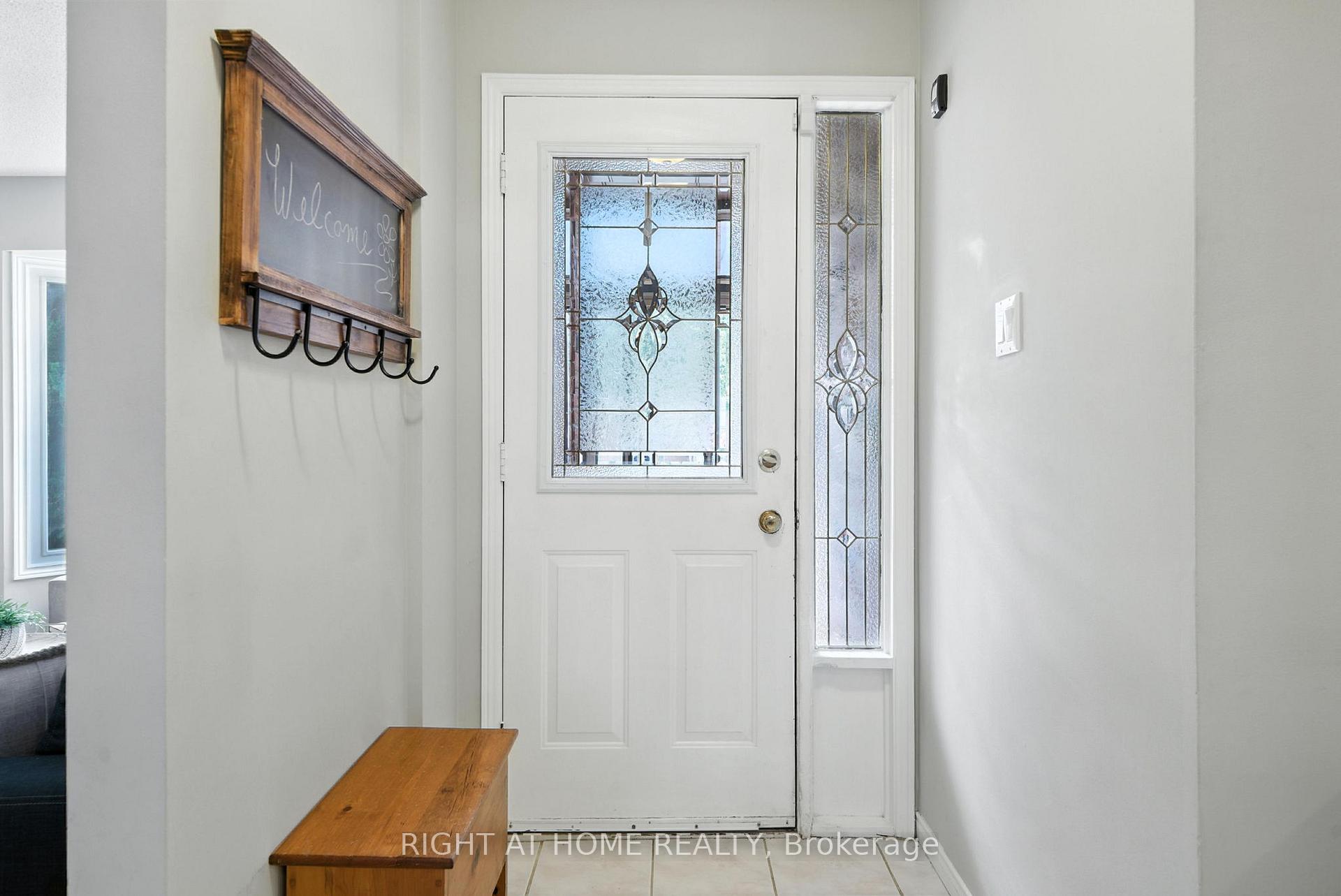 Photo 4 of 32 Horseshoe Drive, Whitby, Blue Grass Meadows — HOMEH