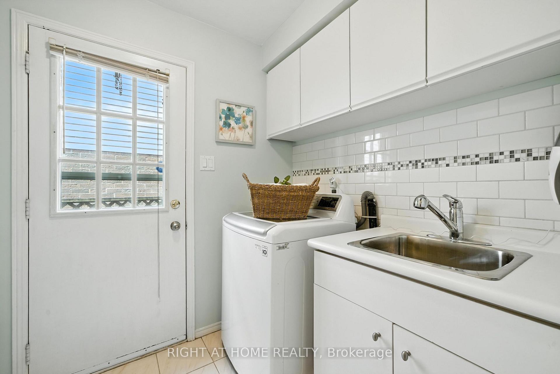 Photo 20 of 32 Horseshoe Drive, Whitby, Blue Grass Meadows — HOMEH