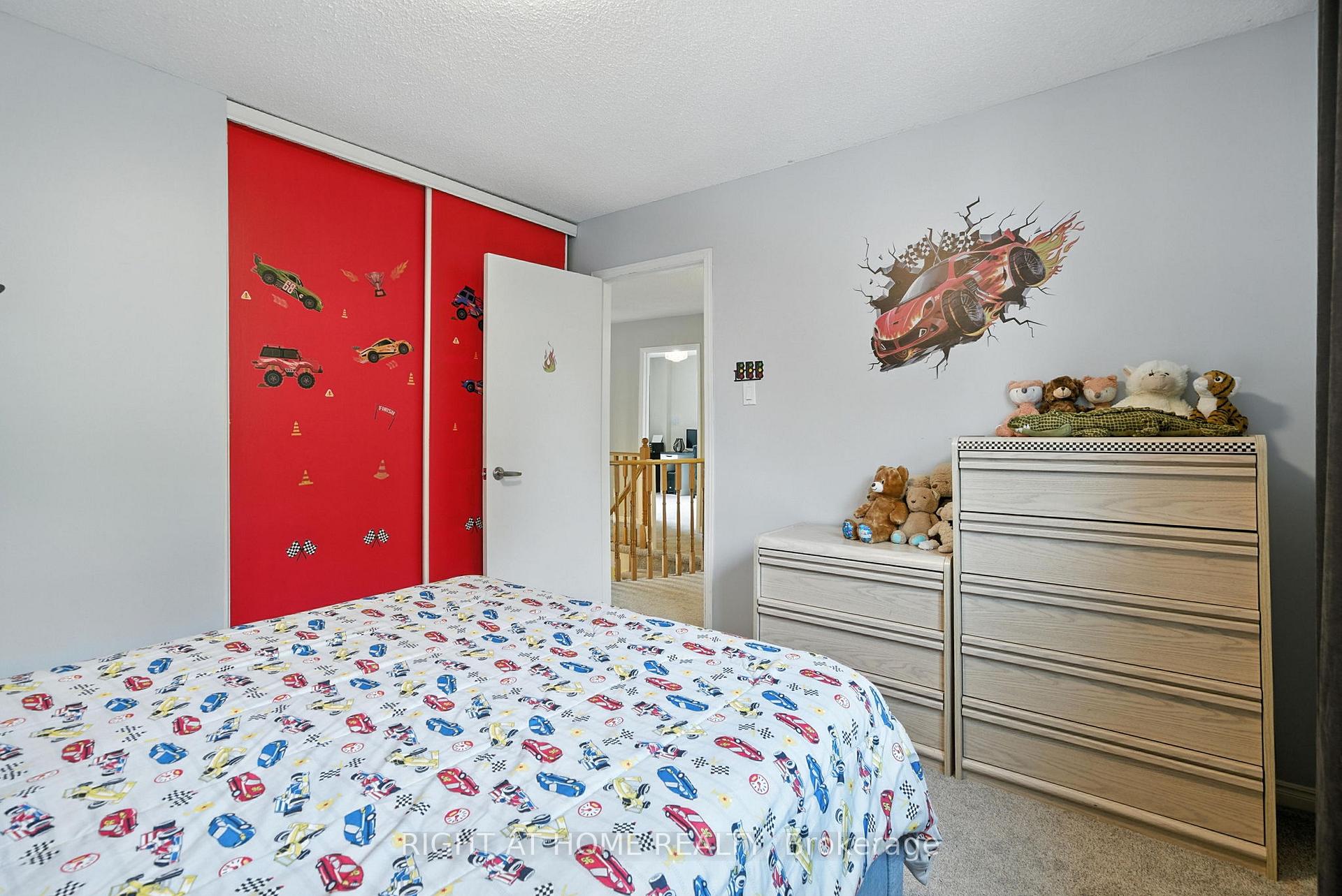 Photo 35 of 32 Horseshoe Drive, Whitby, Blue Grass Meadows — HOMEH