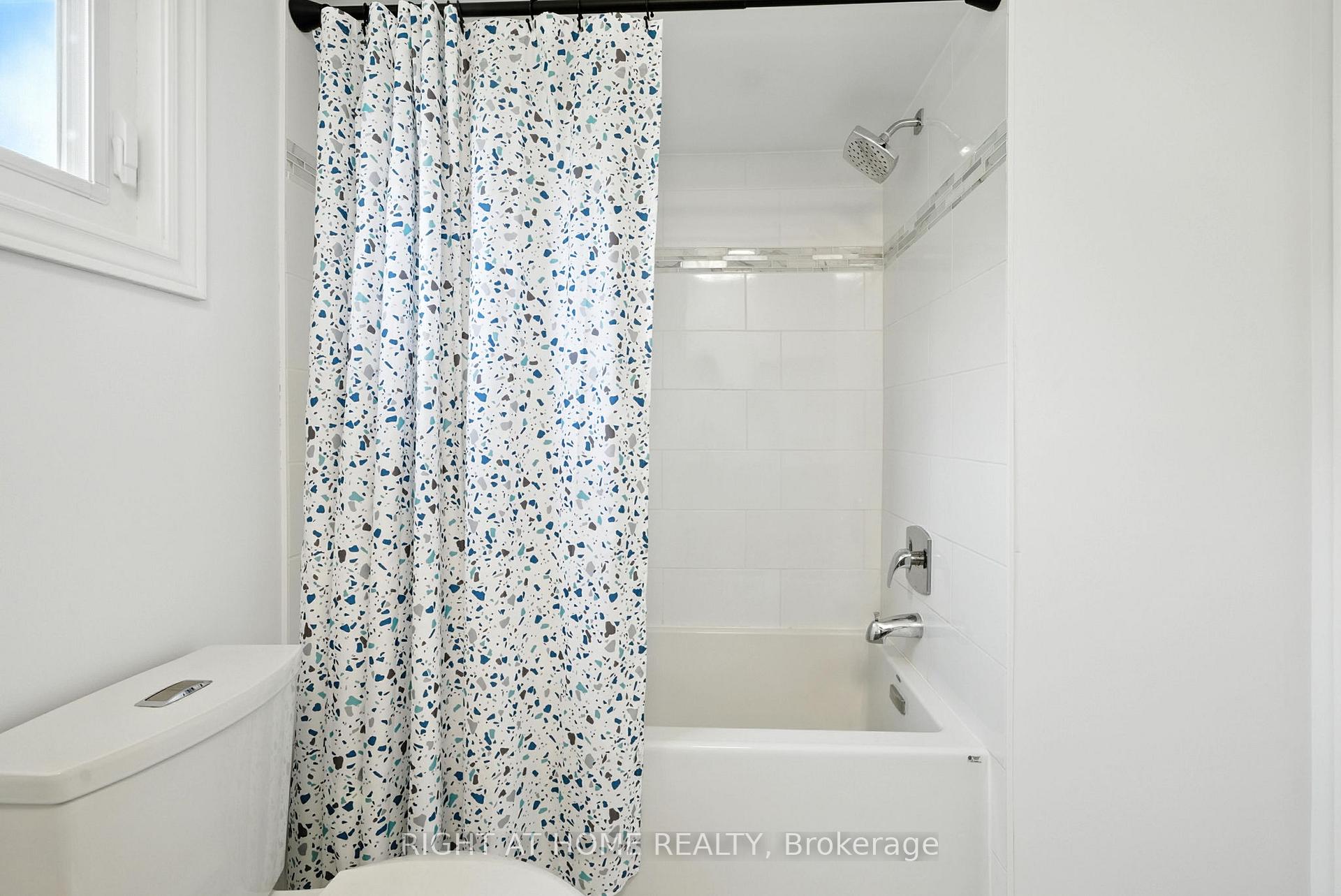 Photo 36 of 32 Horseshoe Drive, Whitby, Blue Grass Meadows — HOMEH