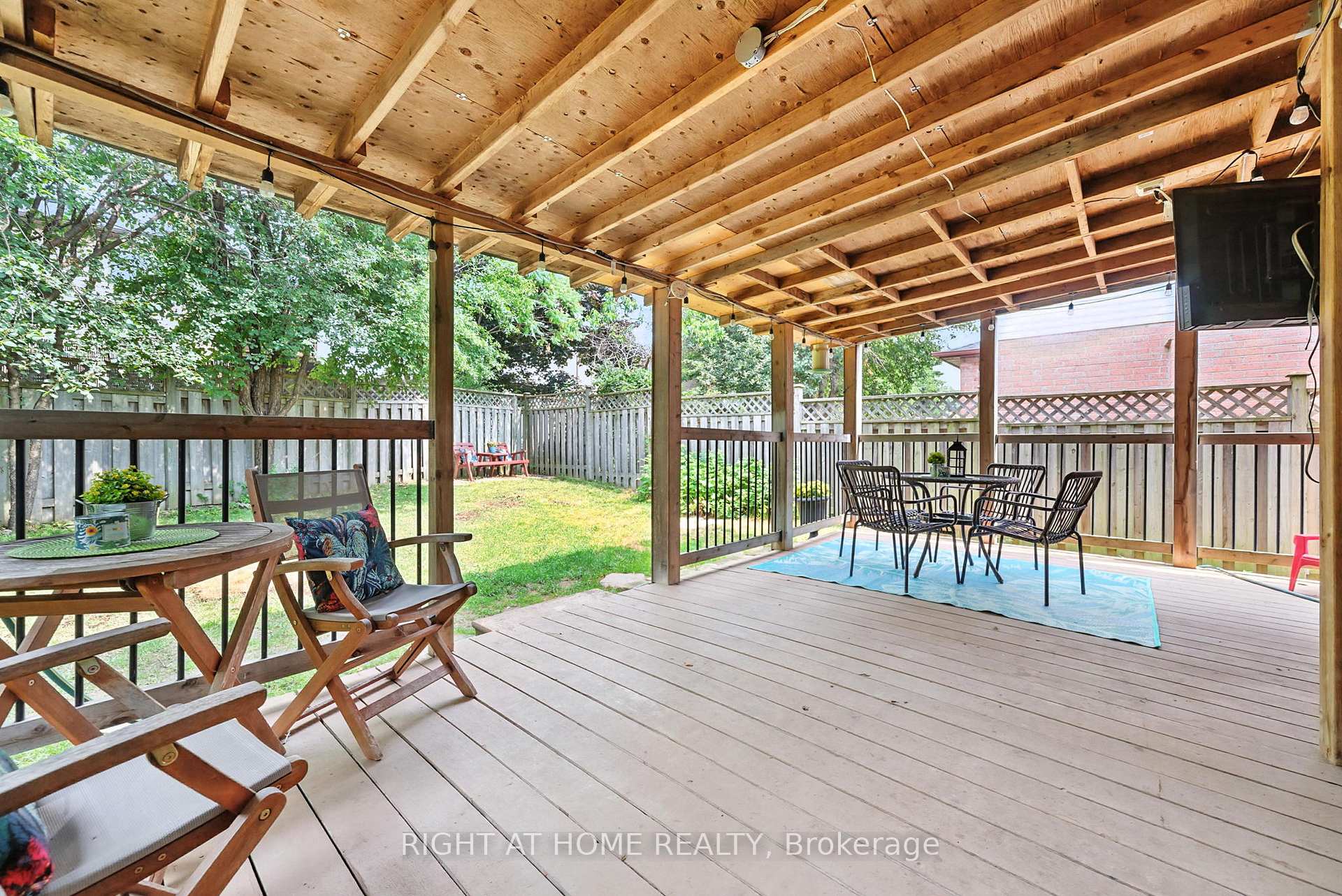 Photo 44 of 32 Horseshoe Drive, Whitby, Blue Grass Meadows — HOMEH