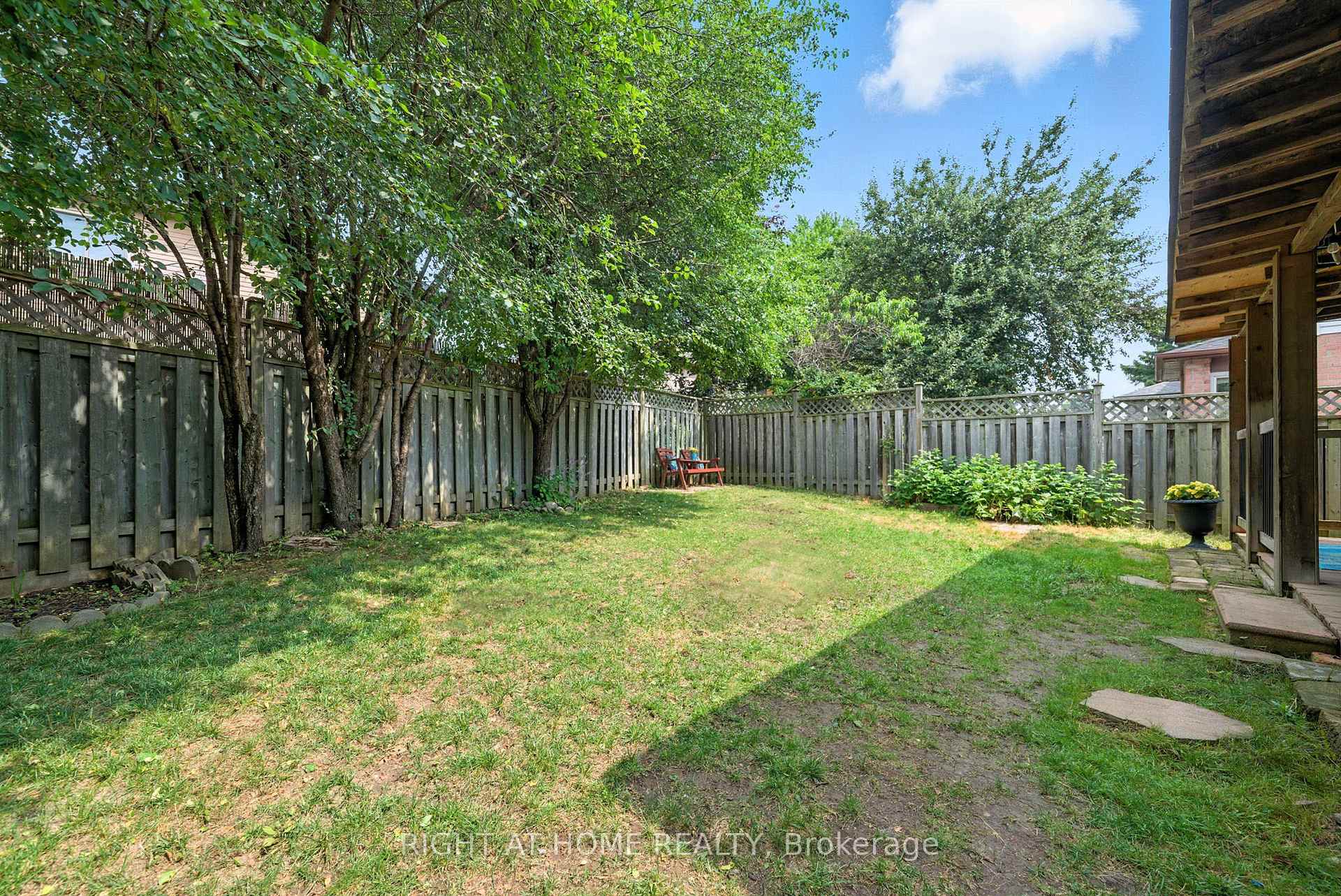 Photo 47 of 32 Horseshoe Drive, Whitby, Blue Grass Meadows — HOMEH