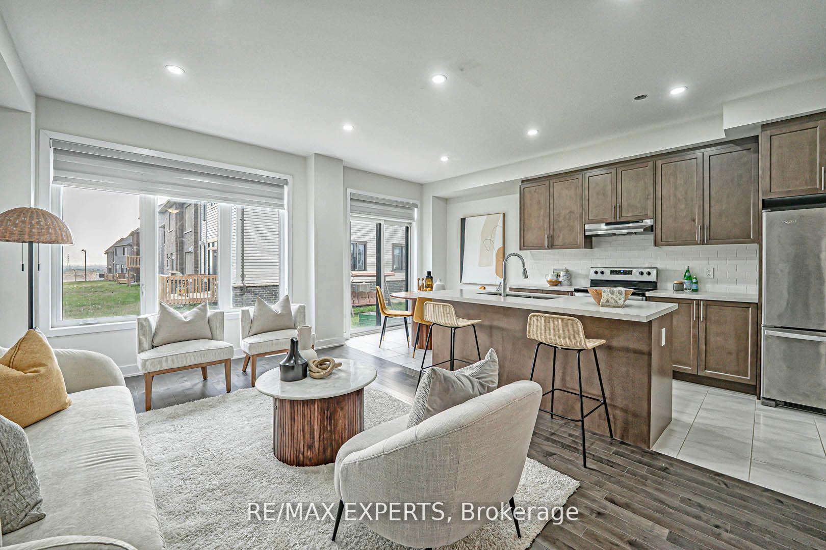 Photo 2 of 1064 Thompson Drive, Oshawa, Kedron — HOMEH