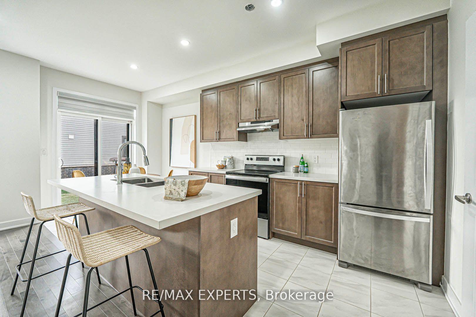 Photo 13 of 1064 Thompson Drive, Oshawa, Kedron — HOMEH