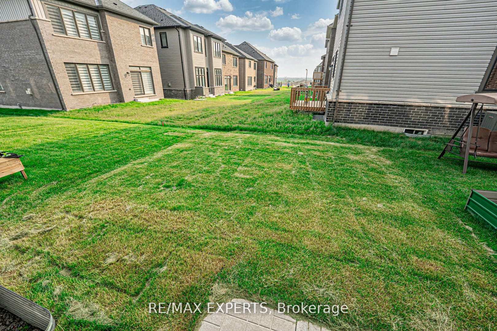 Photo 29 of 1064 Thompson Drive, Oshawa, Kedron — HOMEH